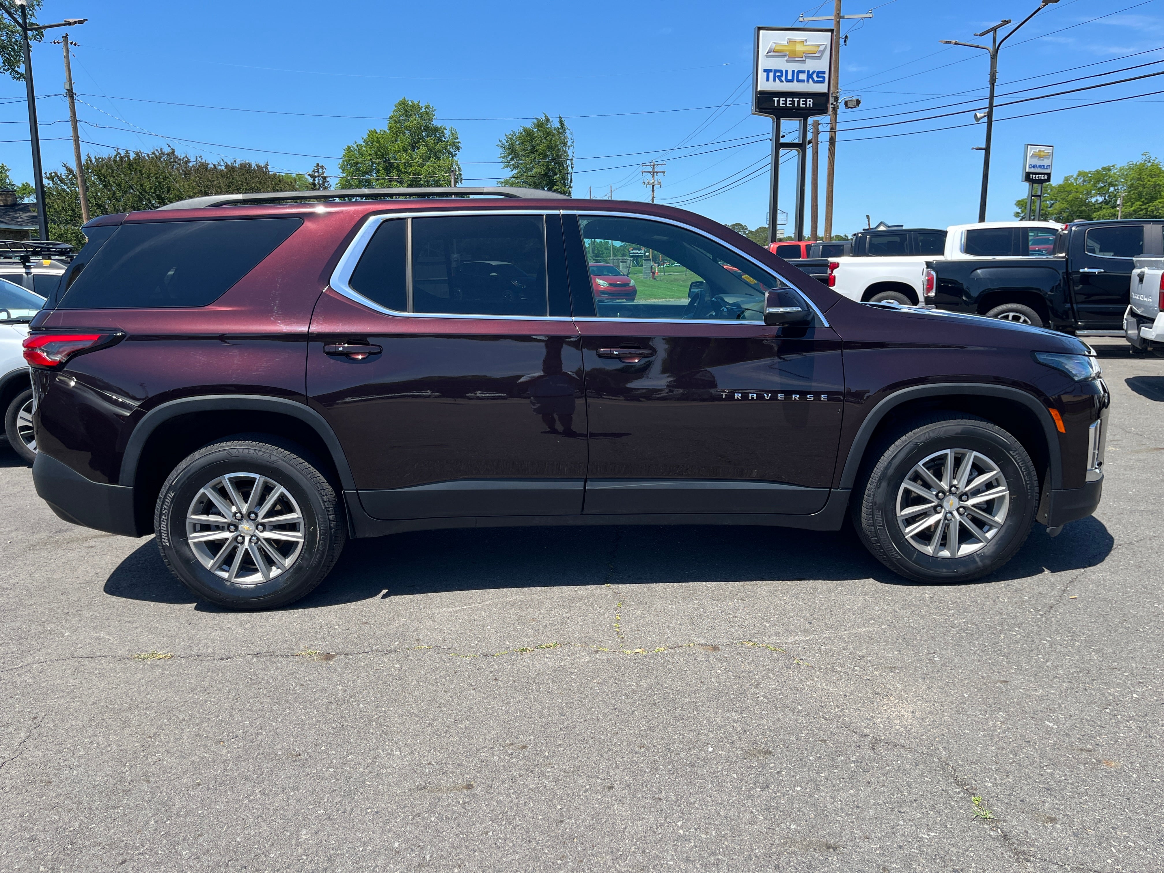 2023 Chevrolet Traverse LT Cloth