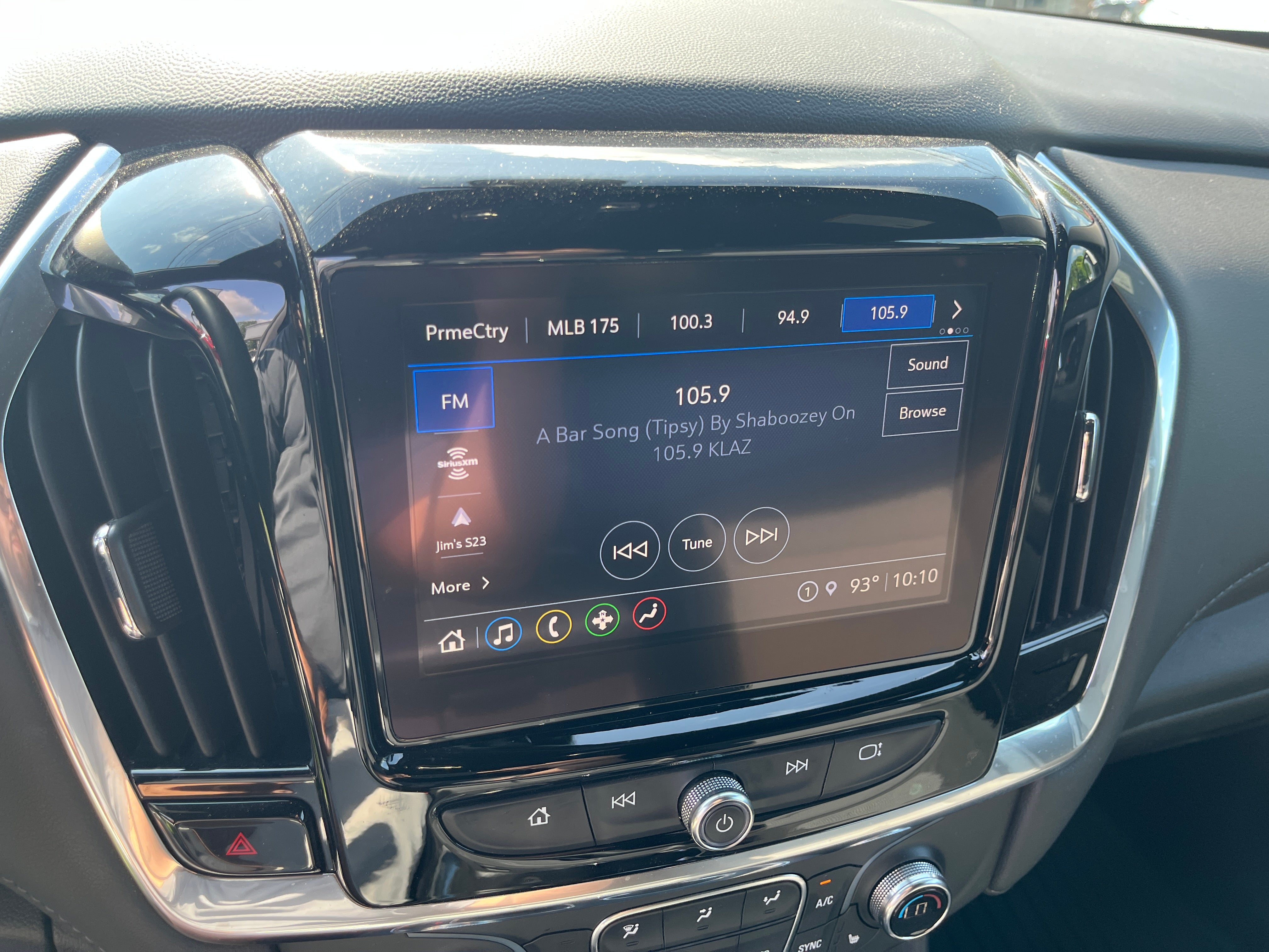2023 Chevrolet Traverse LT Cloth
