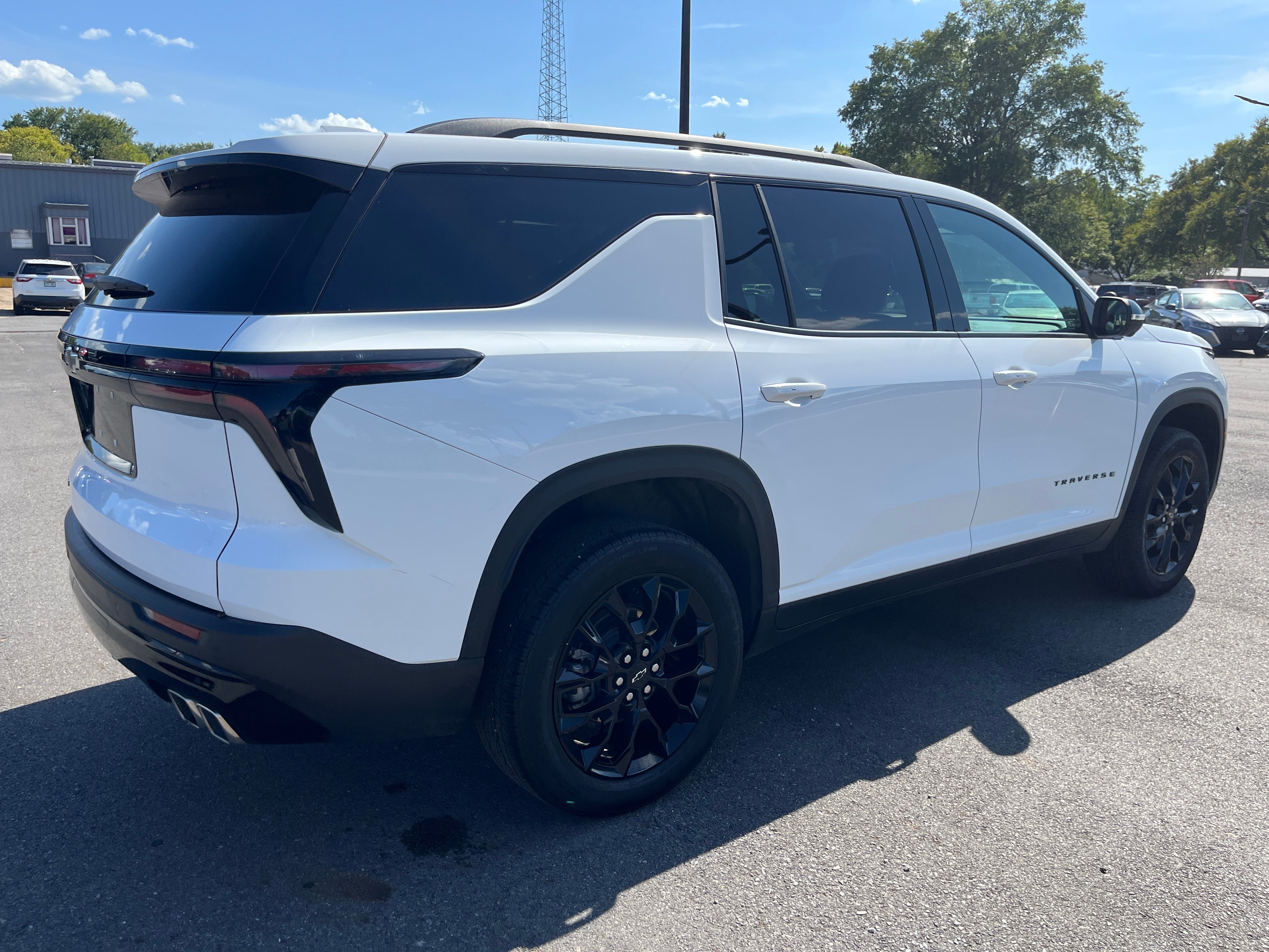 2025 Chevrolet Traverse LT