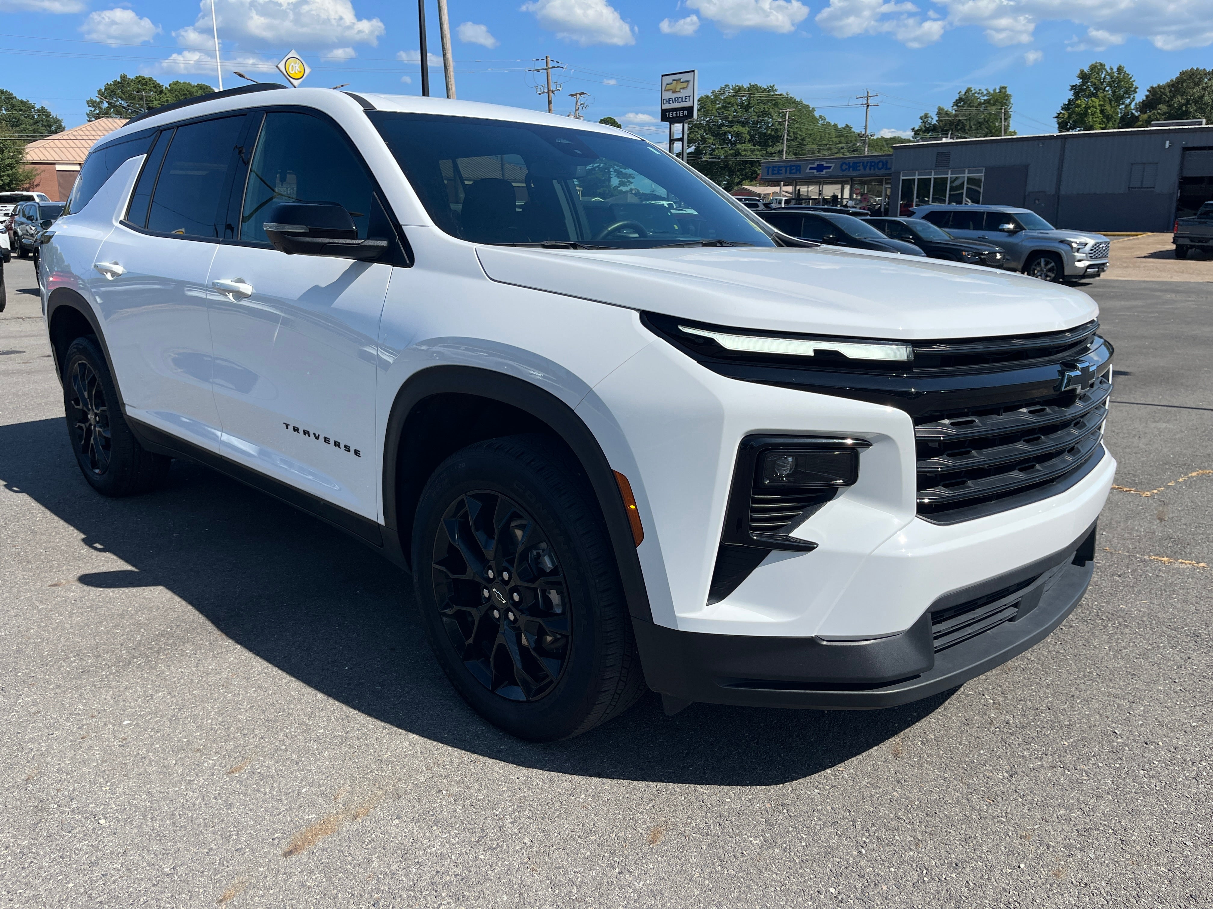 2025 Chevrolet Traverse LT