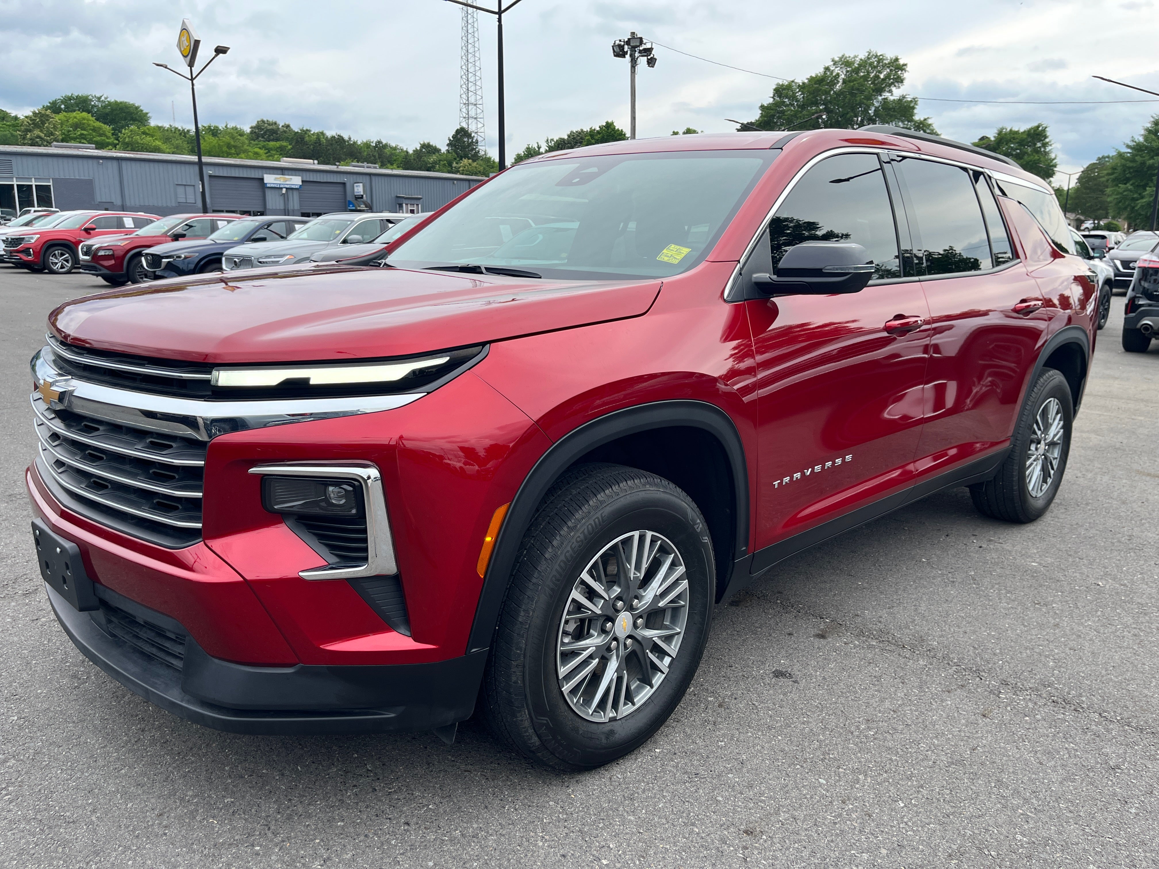 2025 Chevrolet Traverse FWD LT's photo