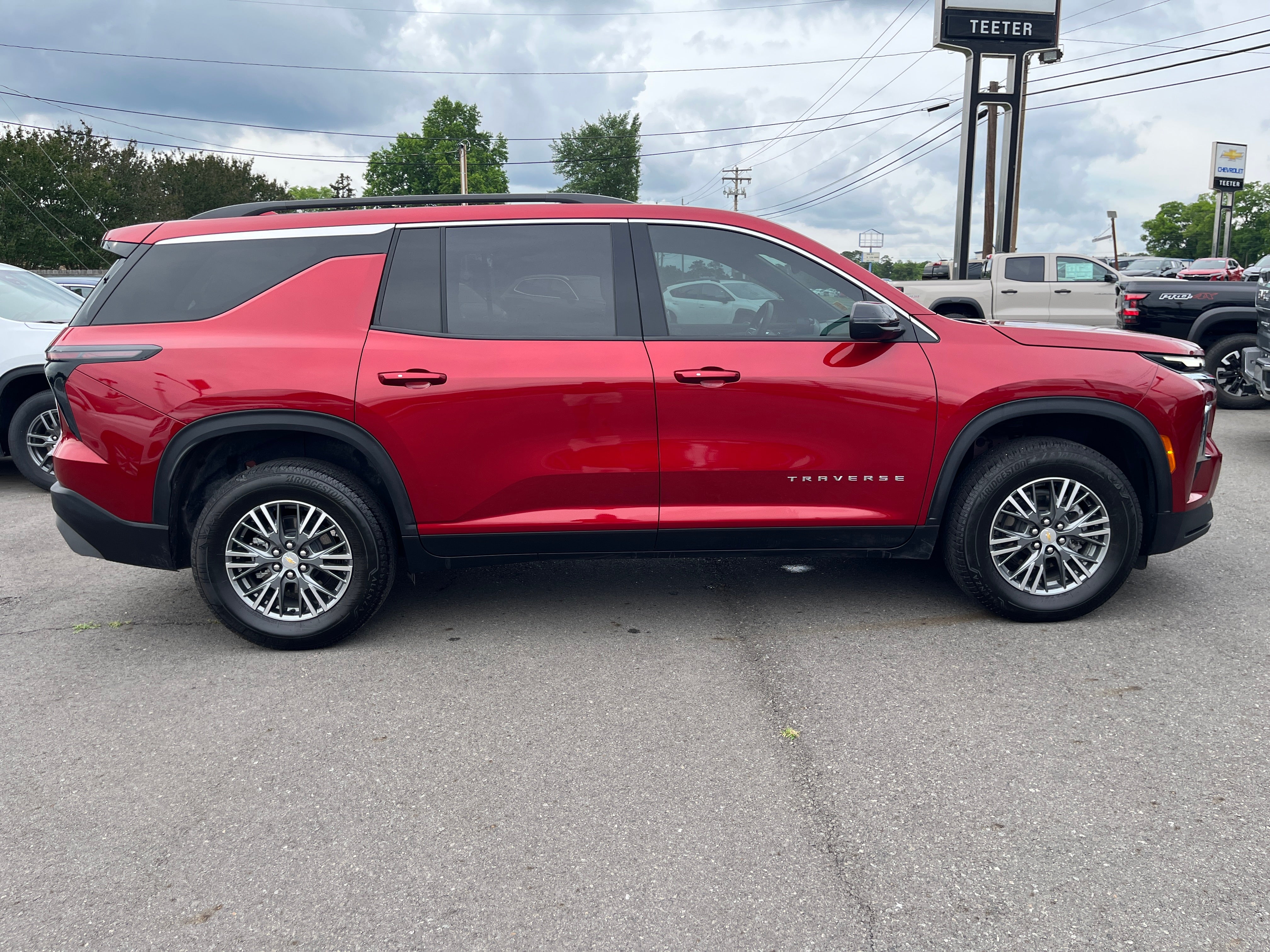2025 Chevrolet Traverse LT