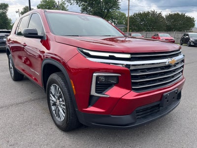 2025 Chevrolet Traverse LT