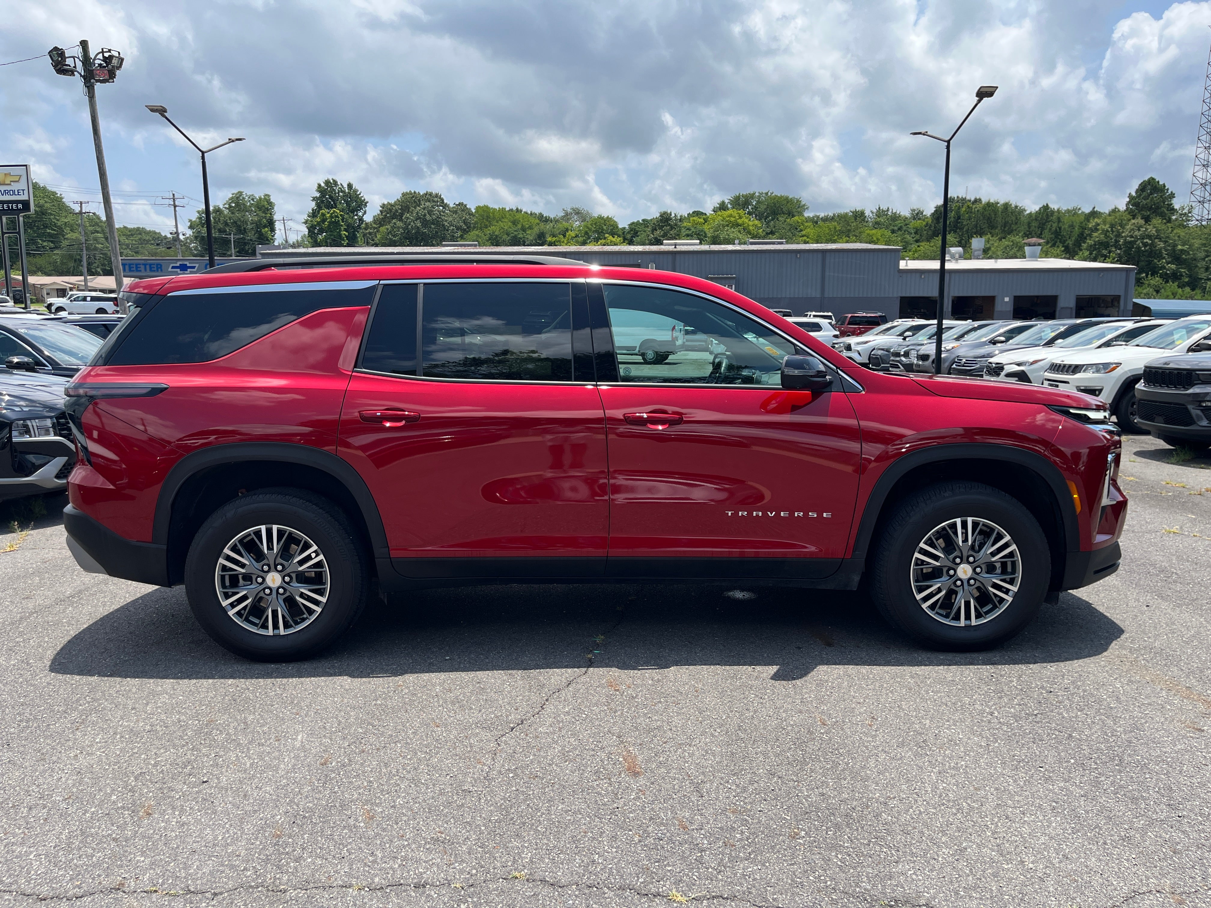 2024 Chevrolet Traverse LT