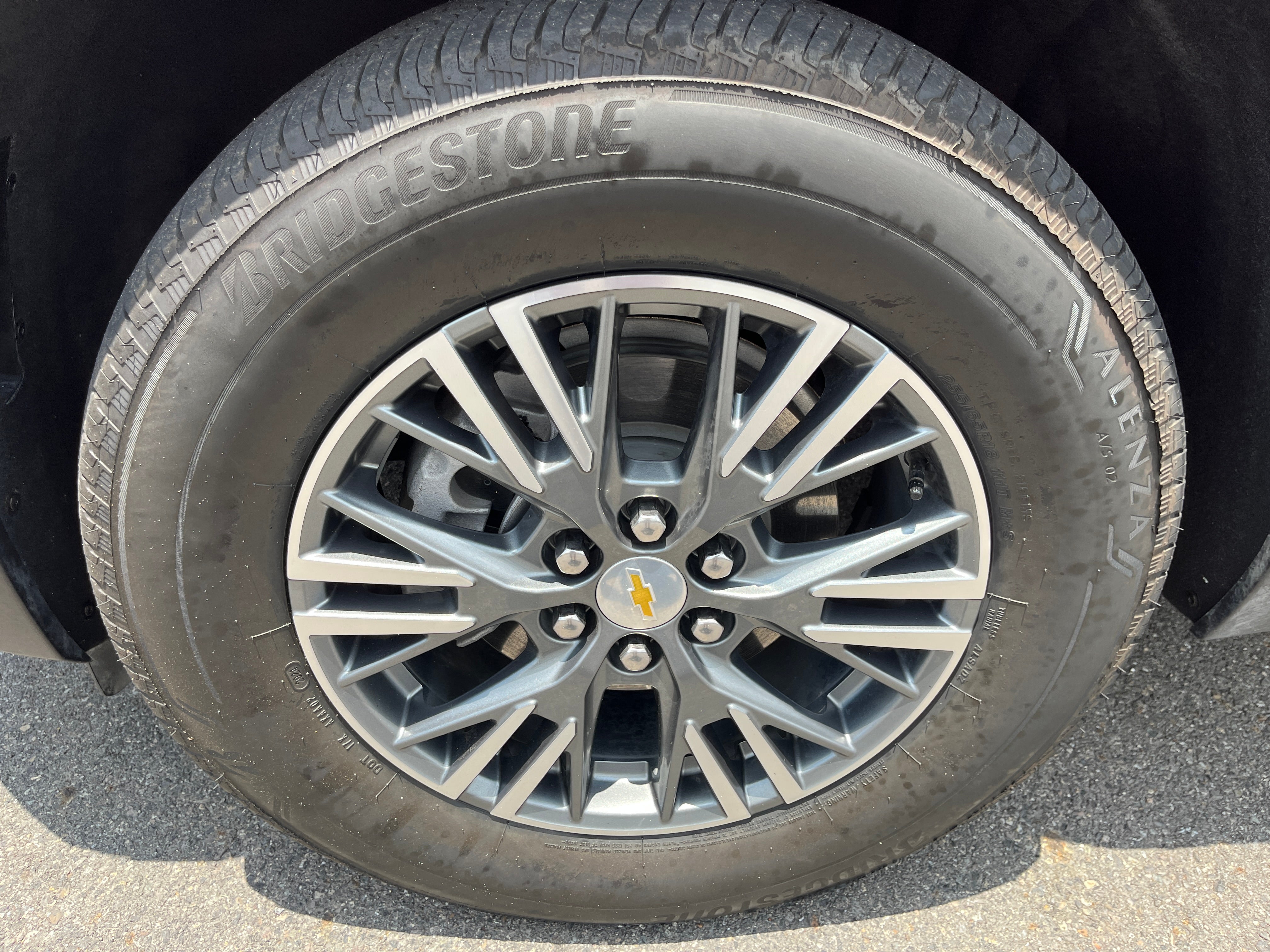 2024 Chevrolet Traverse LT
