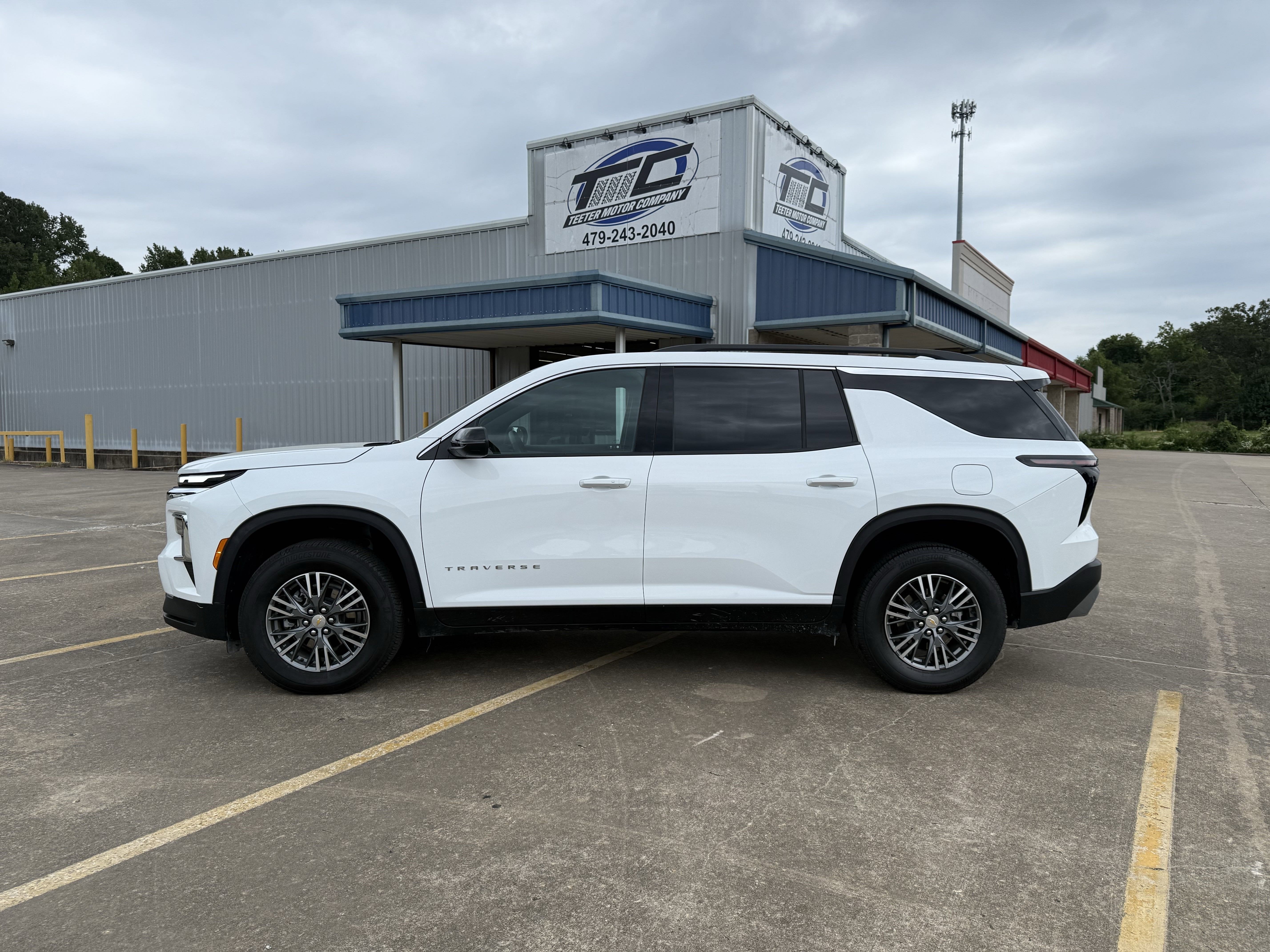 2025 Chevrolet Traverse LT