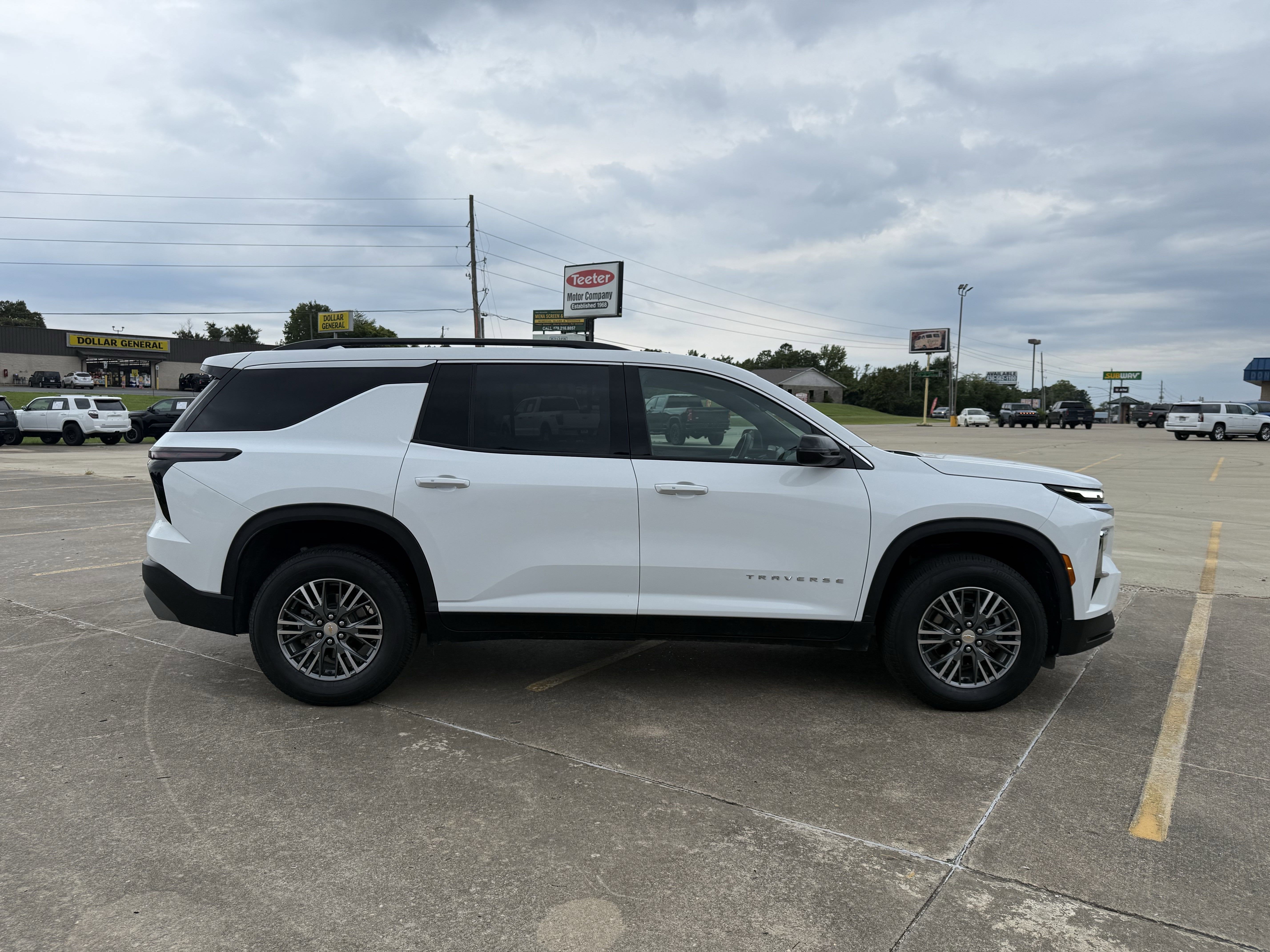 2025 Chevrolet Traverse LT