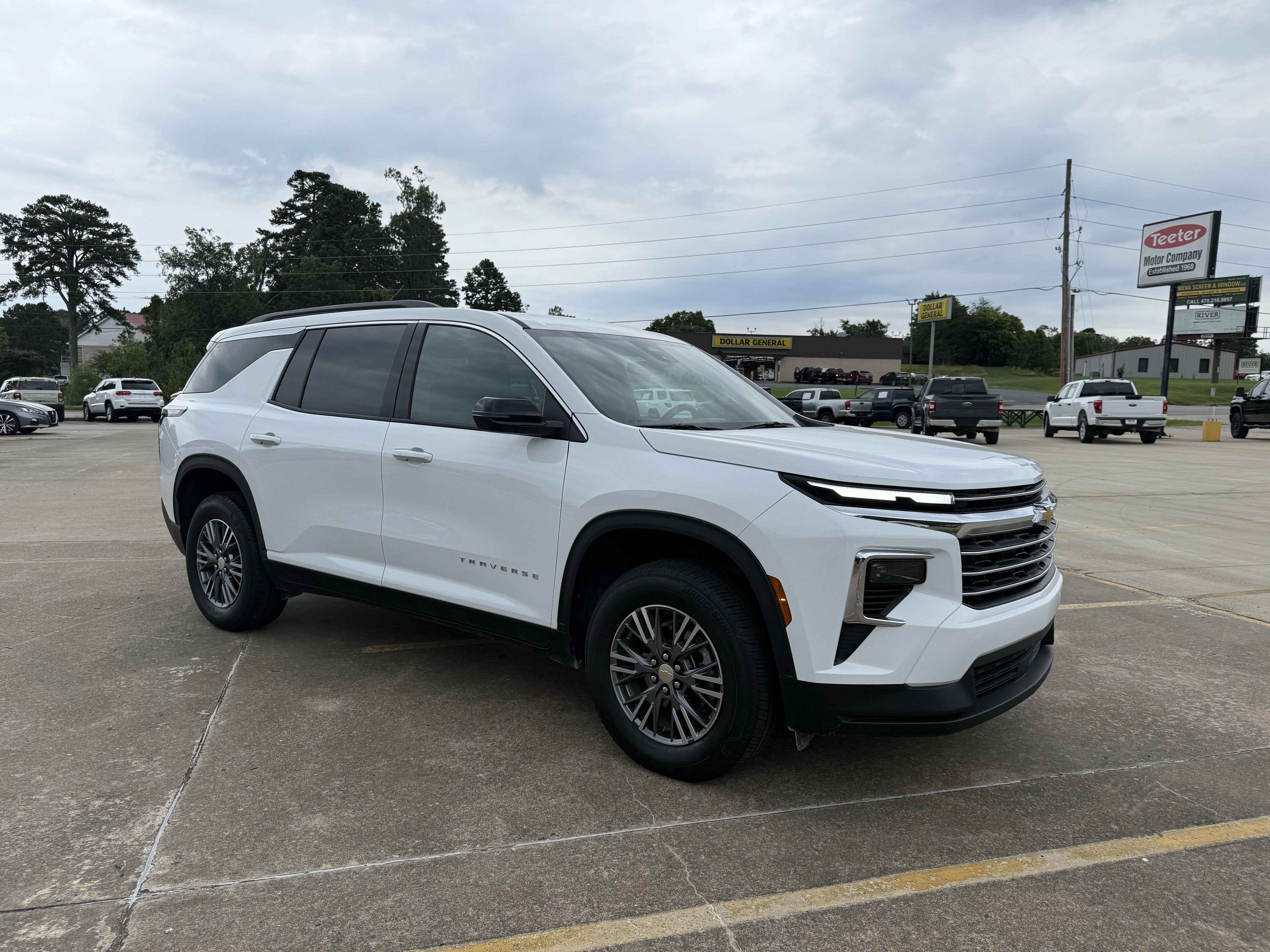 2025 Chevrolet Traverse LT