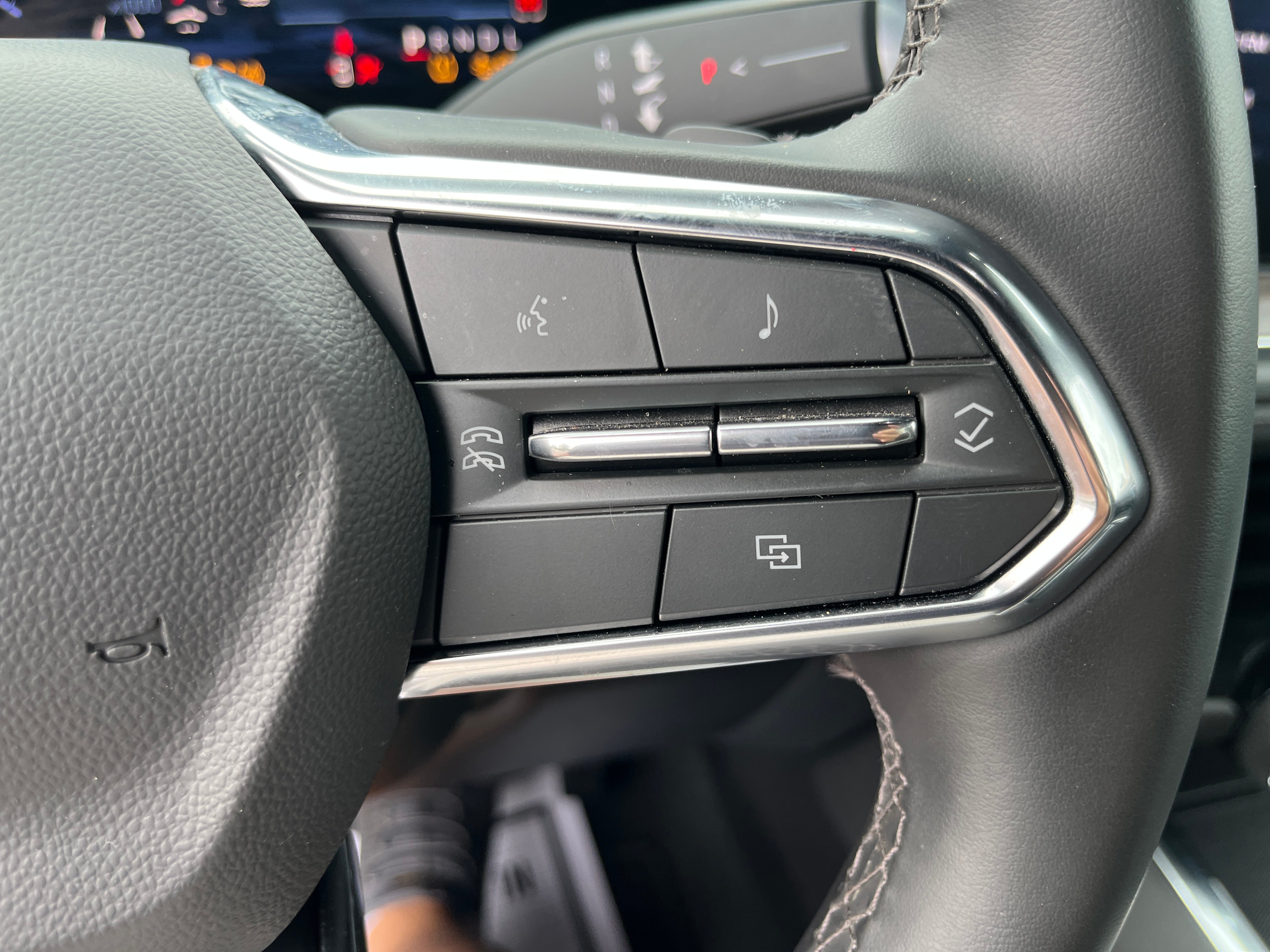 2025 Chevrolet Suburban LS