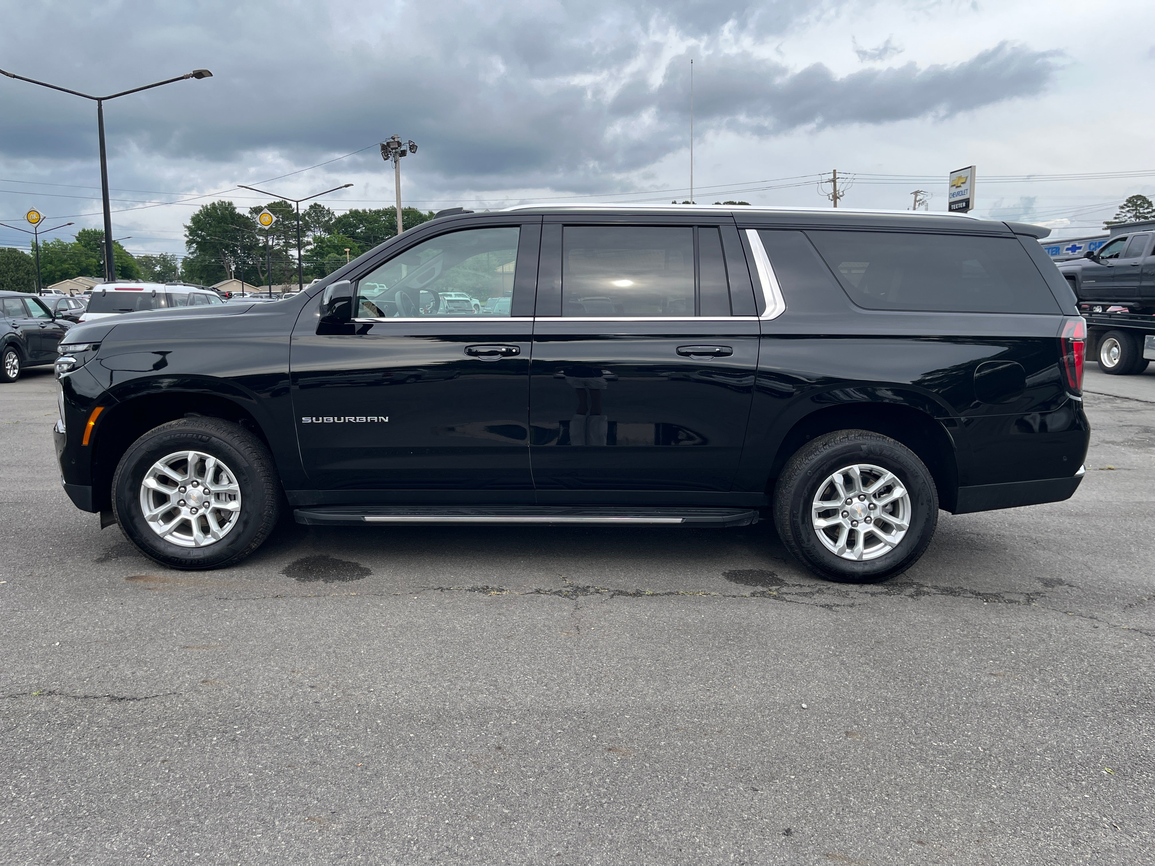 2025 Chevrolet Suburban LS