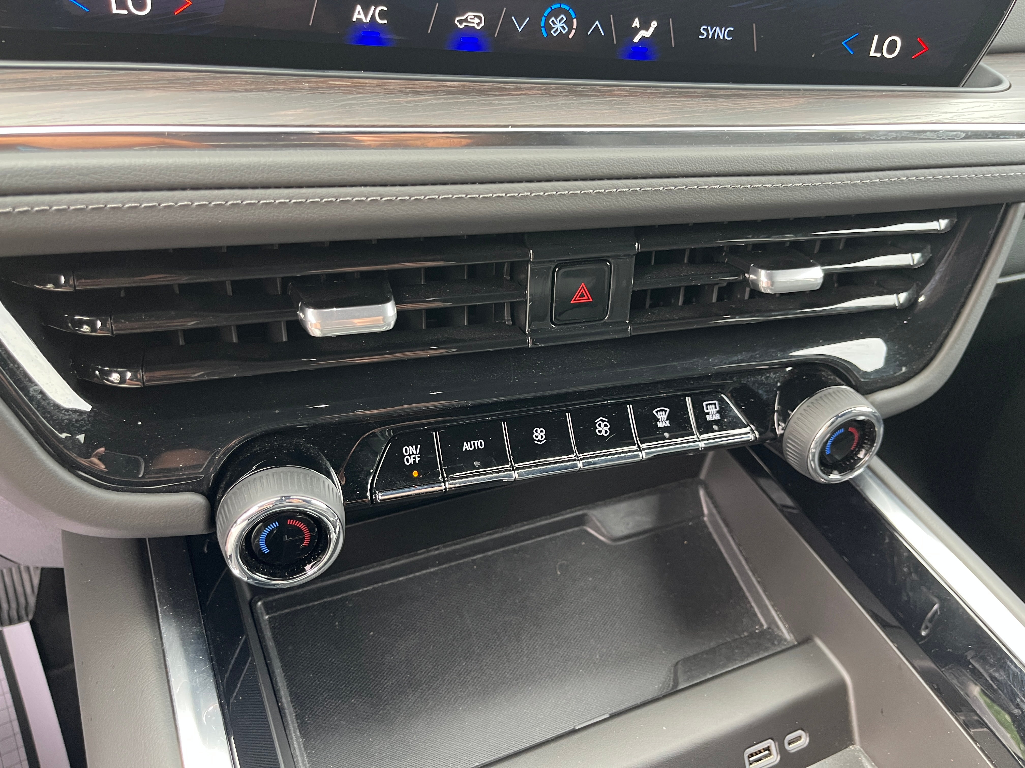 2025 Chevrolet Suburban LS