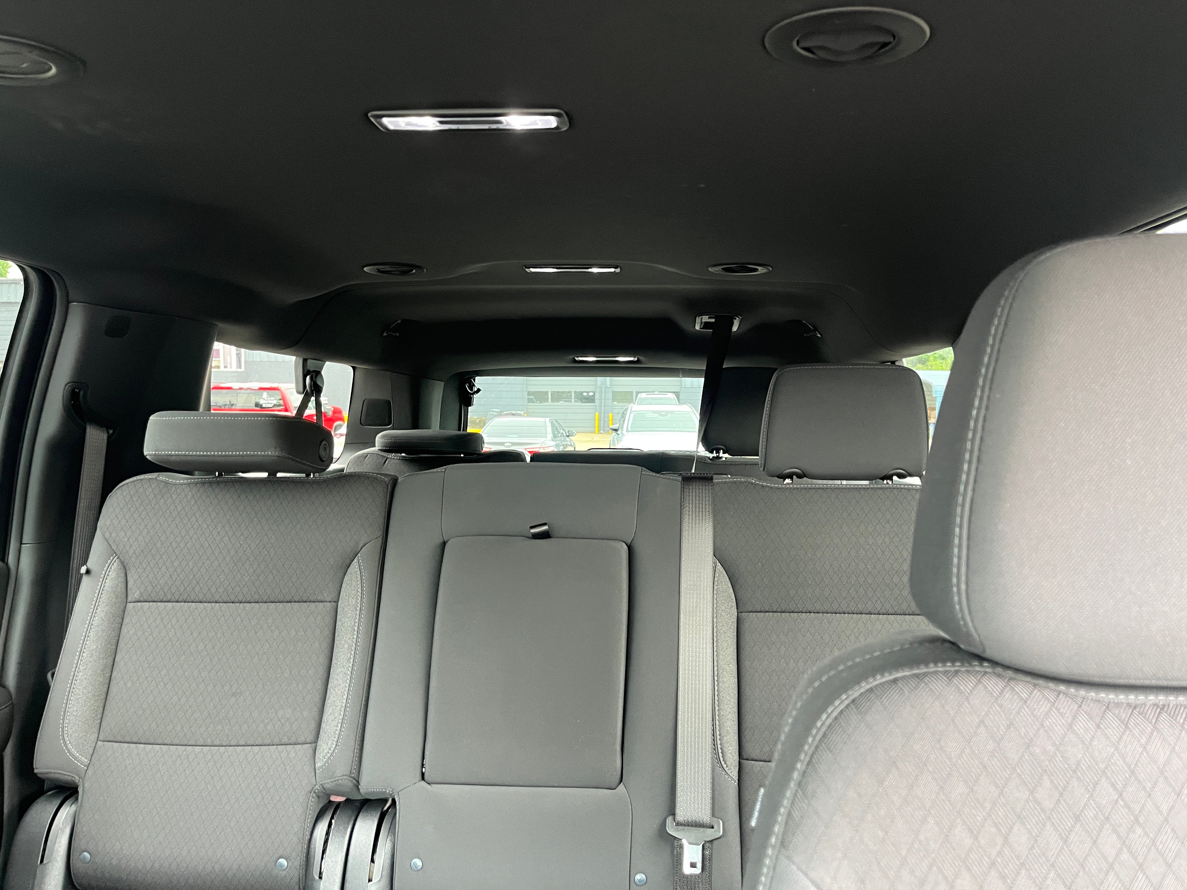 2025 Chevrolet Suburban LS