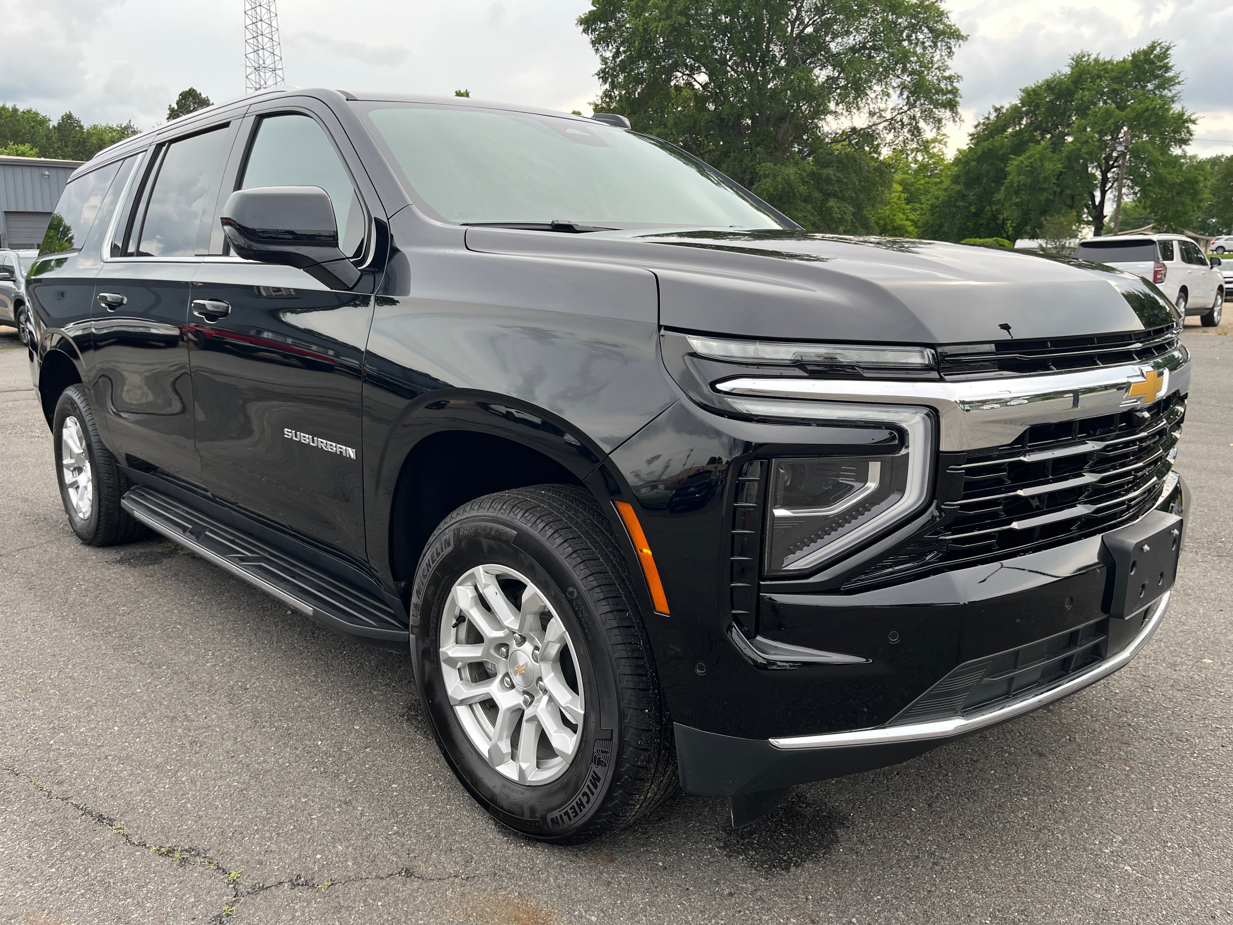 2025 Chevrolet Suburban LS