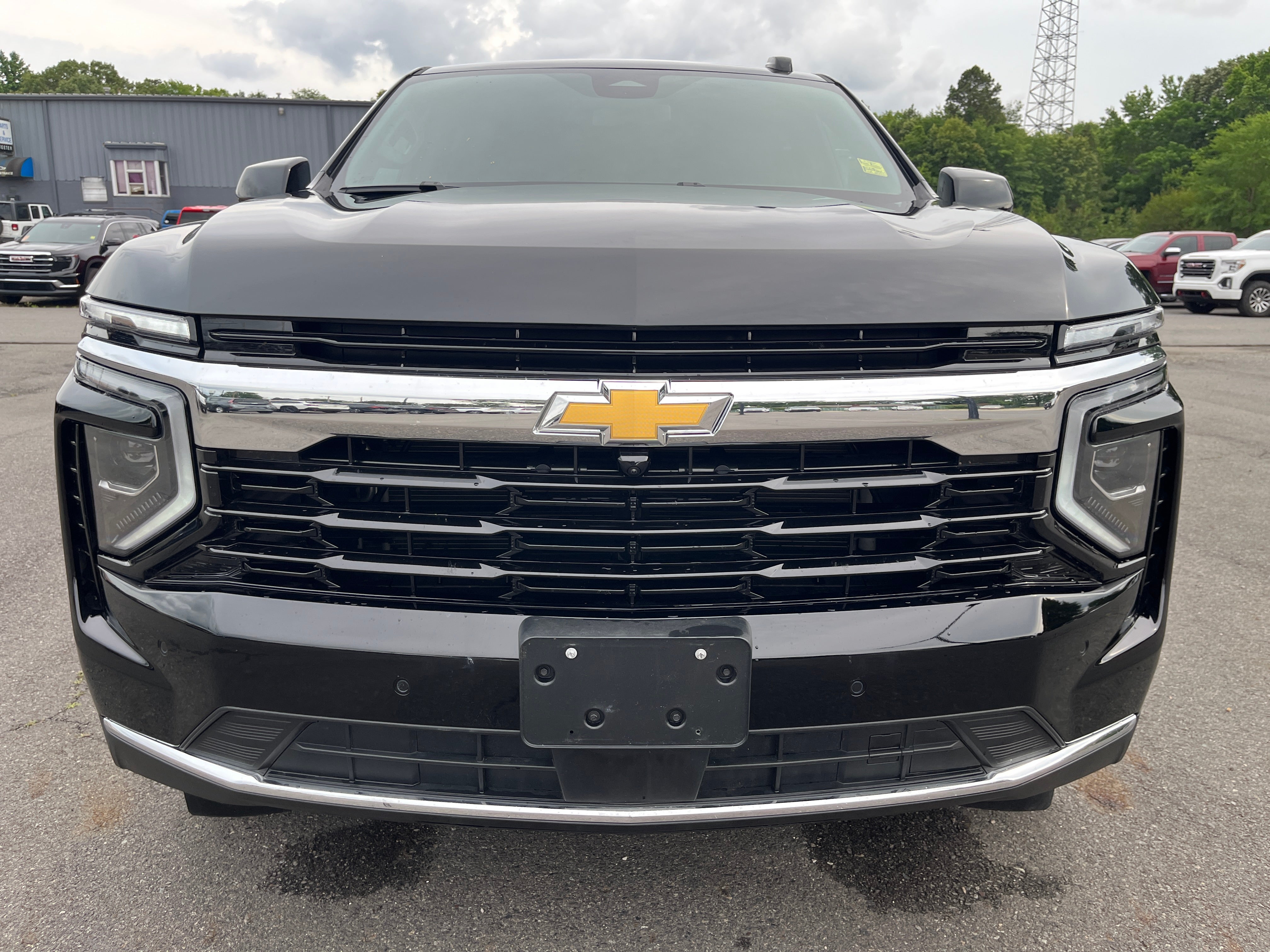 2025 Chevrolet Suburban LS