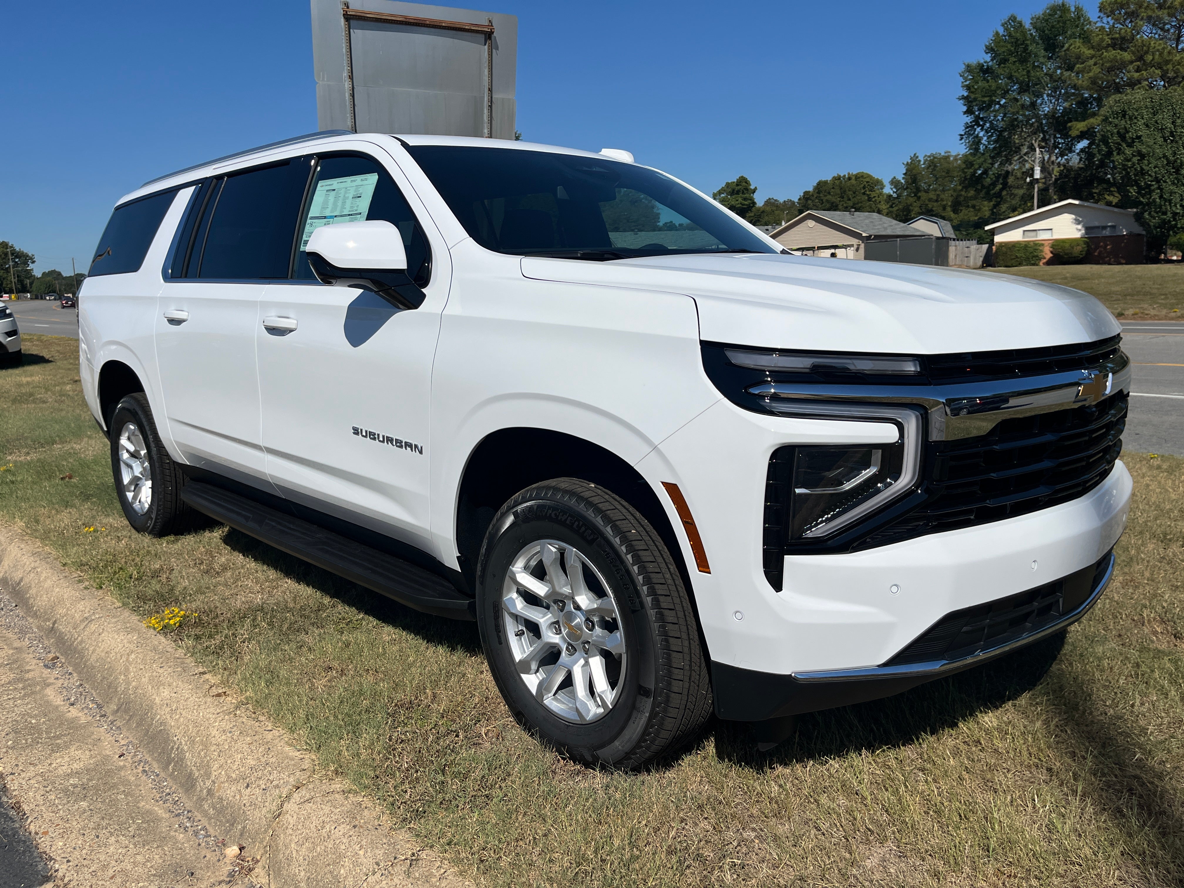 2027 Chevrolet Suburban LS