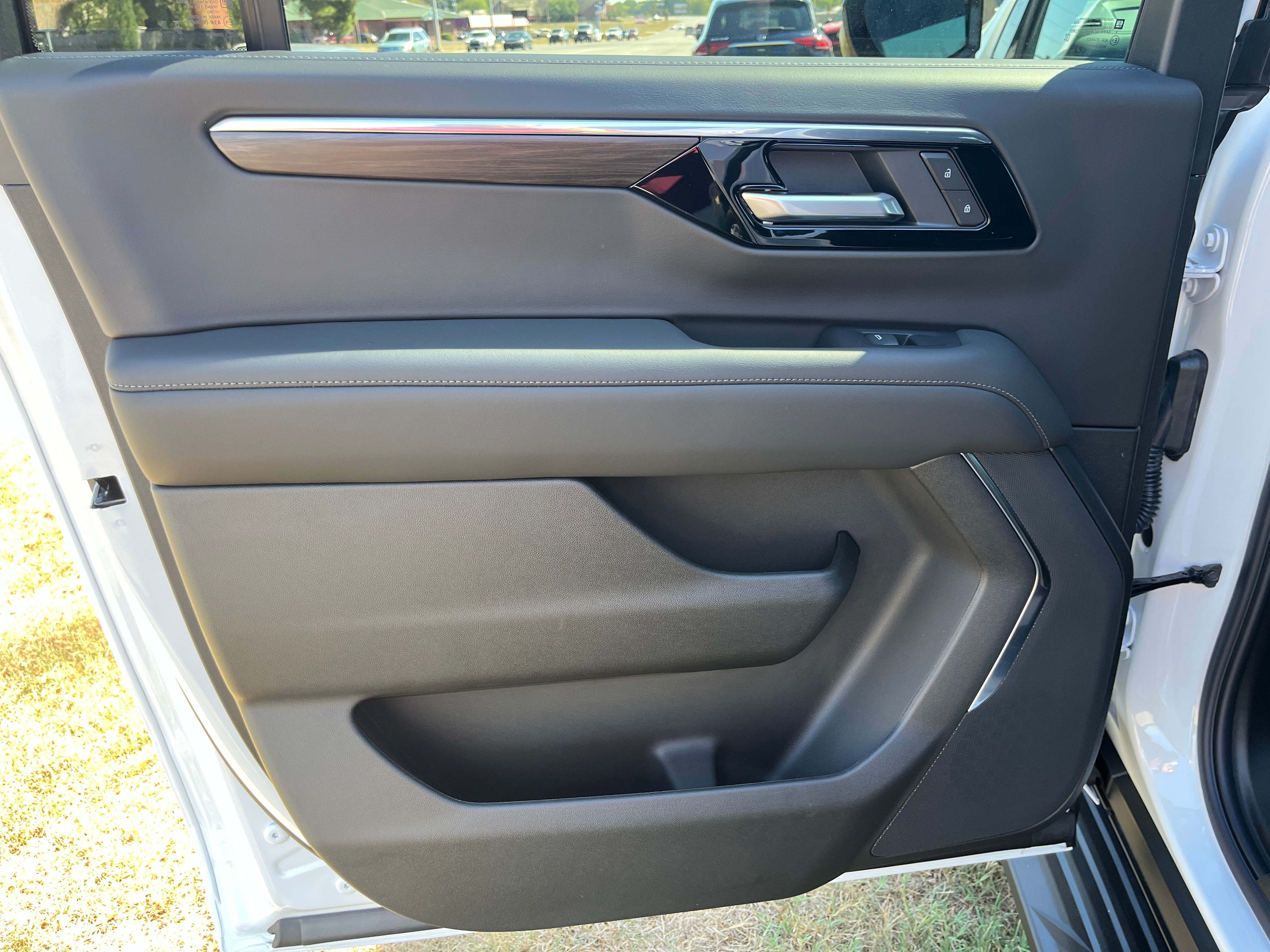 2027 Chevrolet Suburban LS