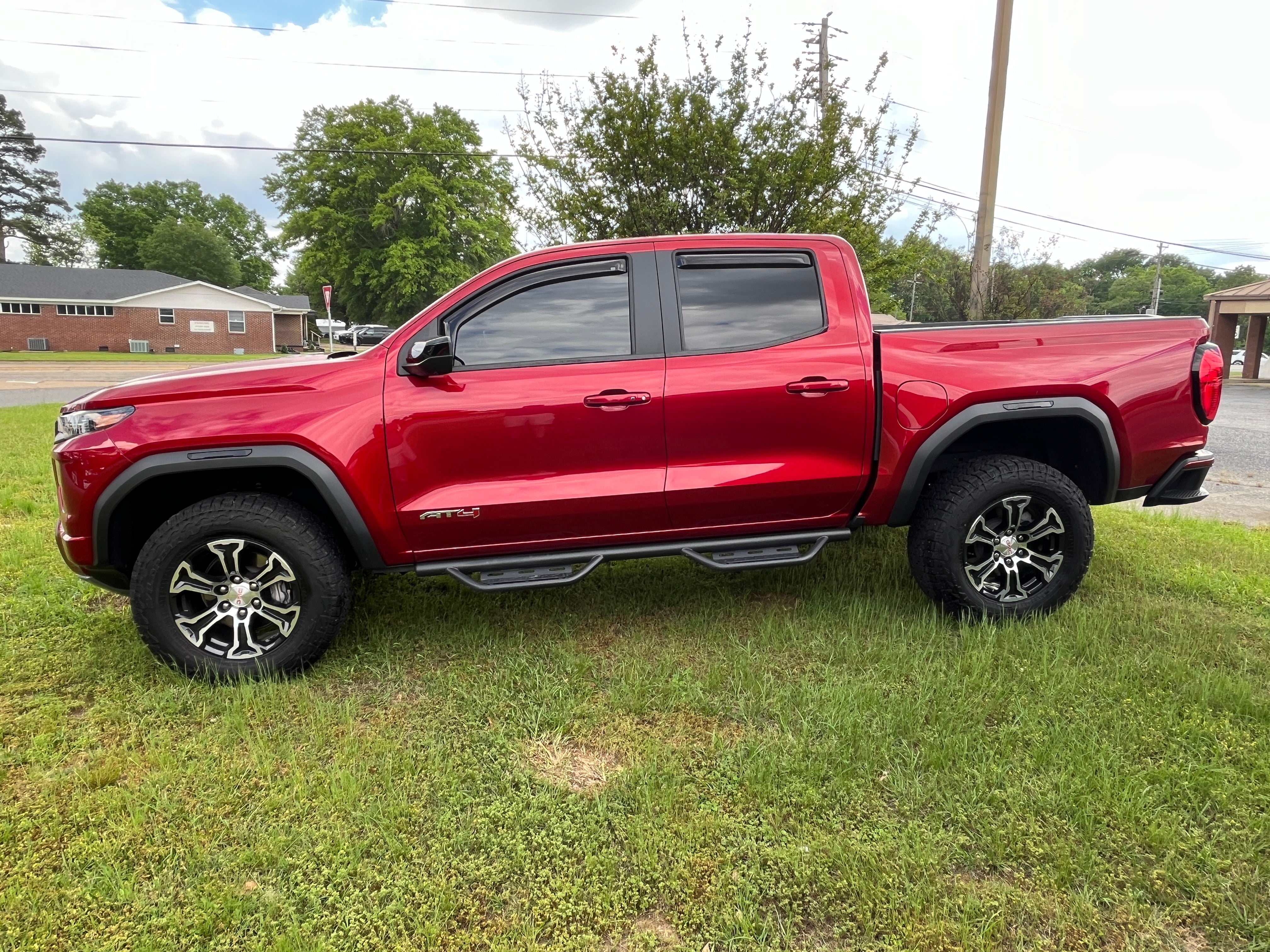 Used 2024 GMC Canyon AT4 with VIN 1GTP6DEK7R1130508 for sale in Little Rock