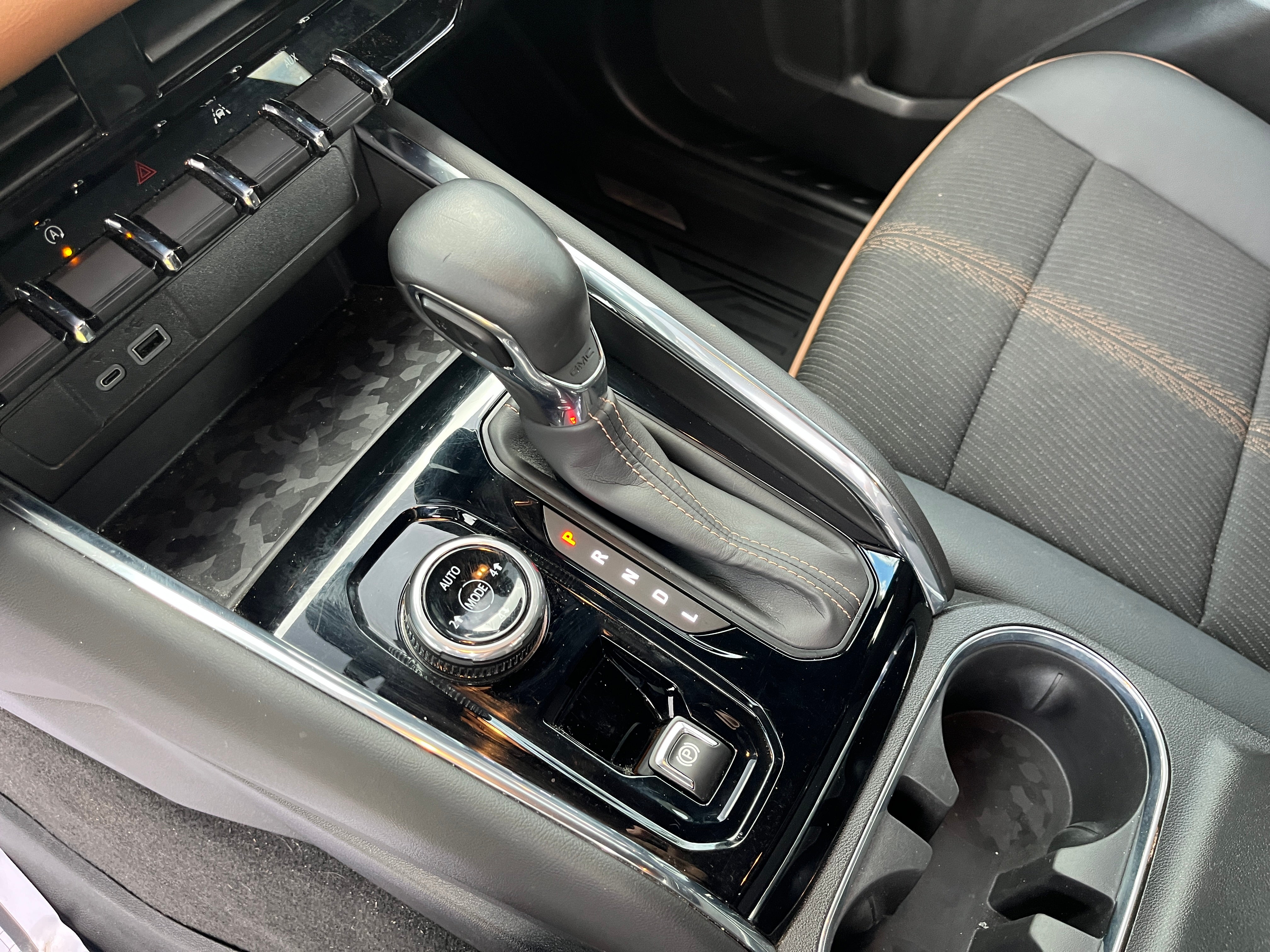 2024 GMC Canyon AT4