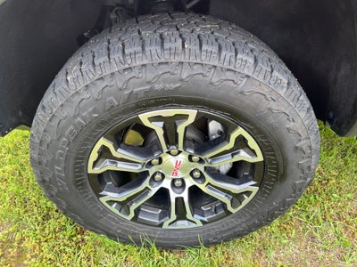 2024 GMC Canyon AT4