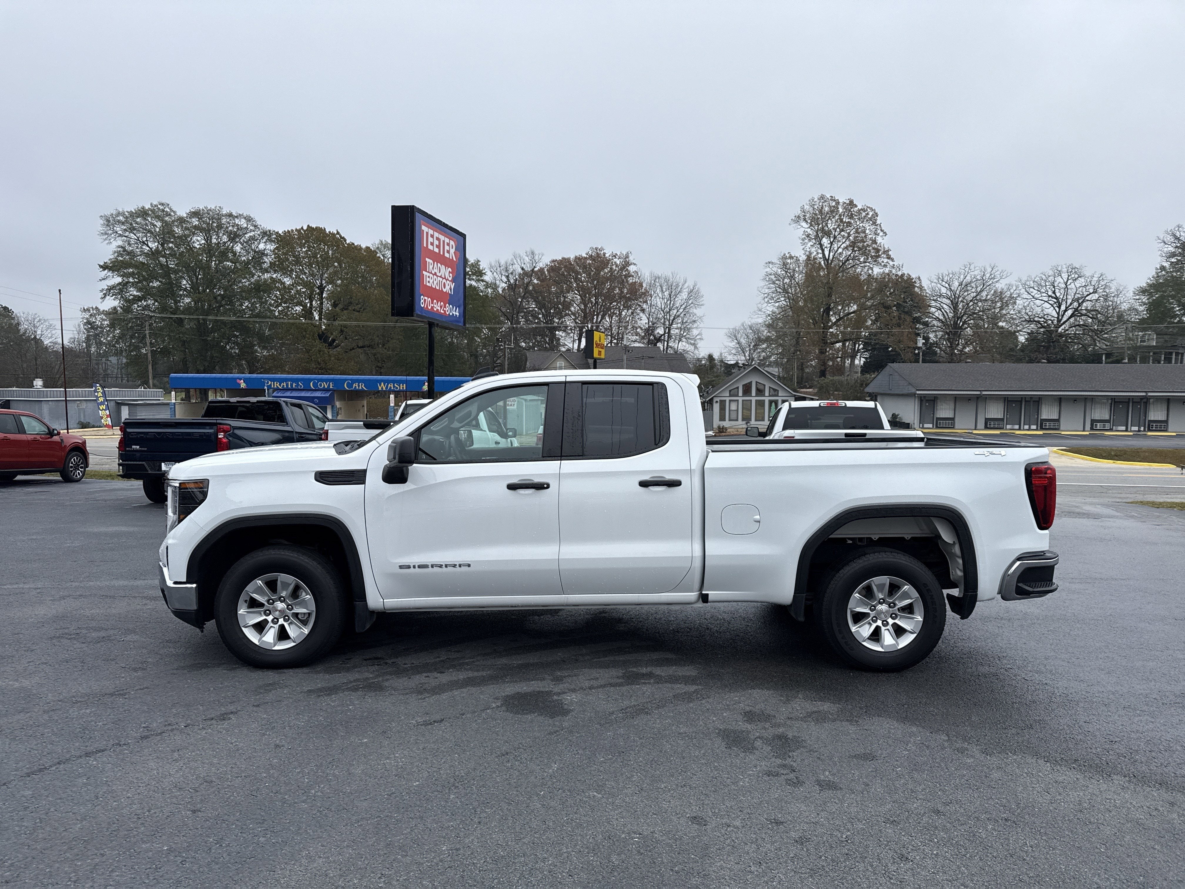 Used 2024 GMC Sierra 1500 Pro with VIN 1GTRUAEK8RZ115367 for sale in Little Rock