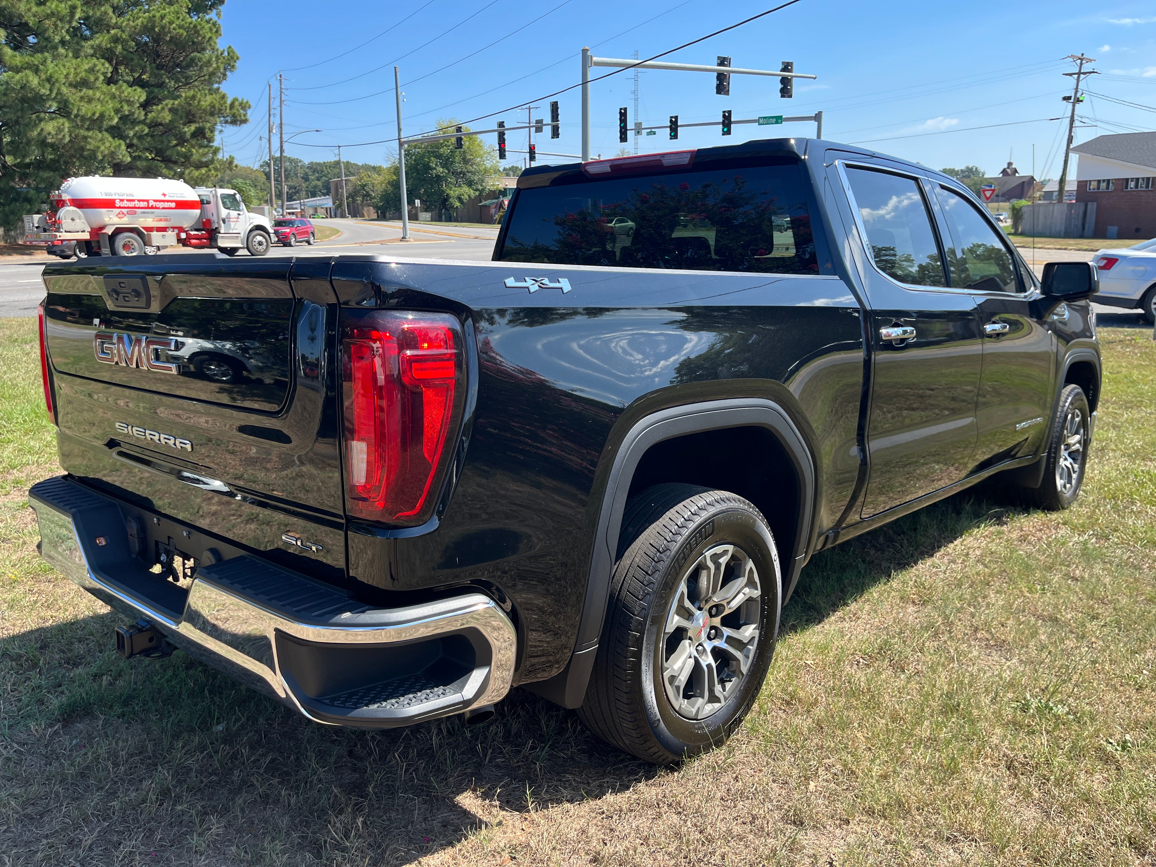 2024 GMC Sierra 1500 SLT