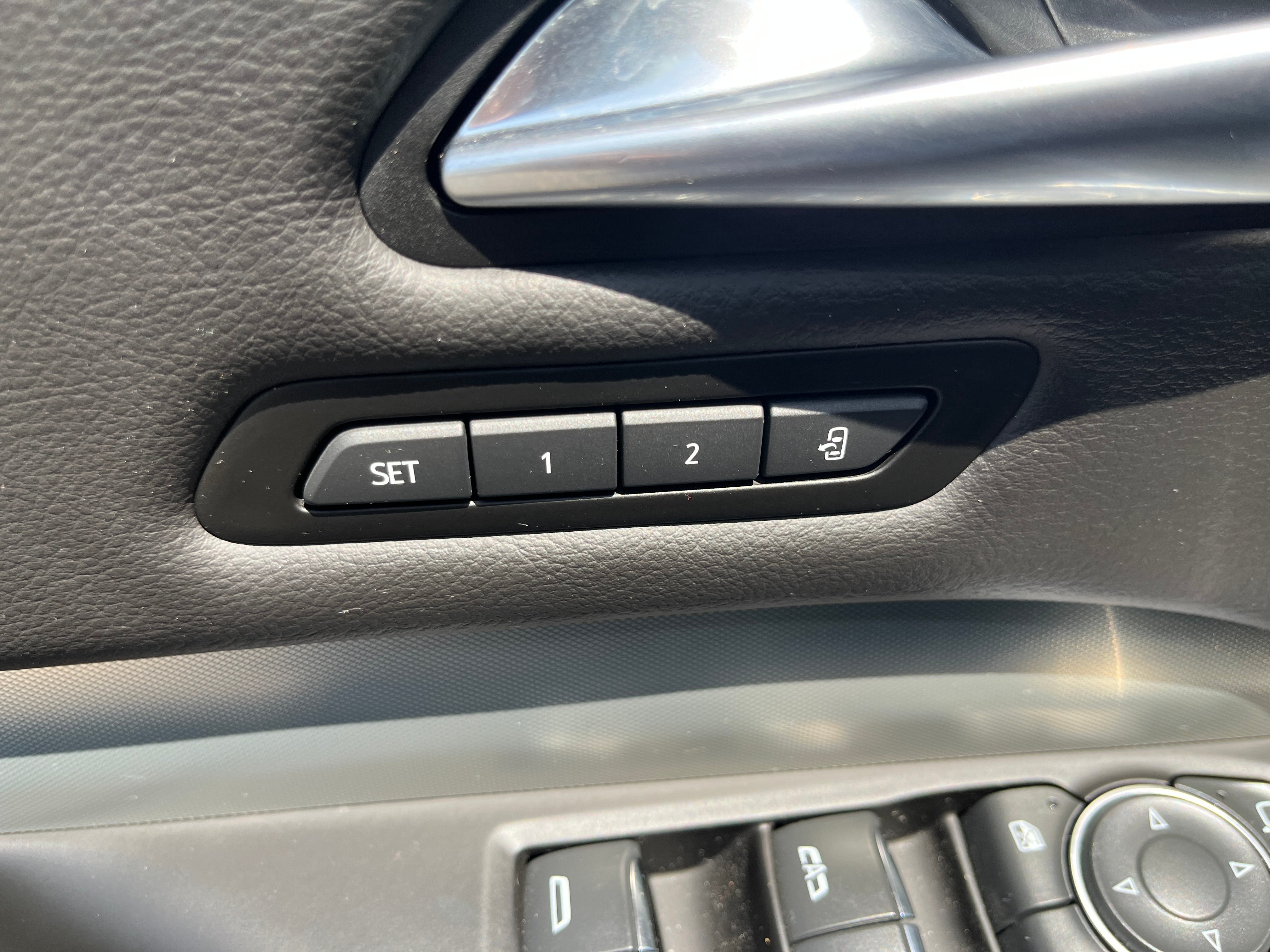 2022 Cadillac XT4 AWD Premium Luxury