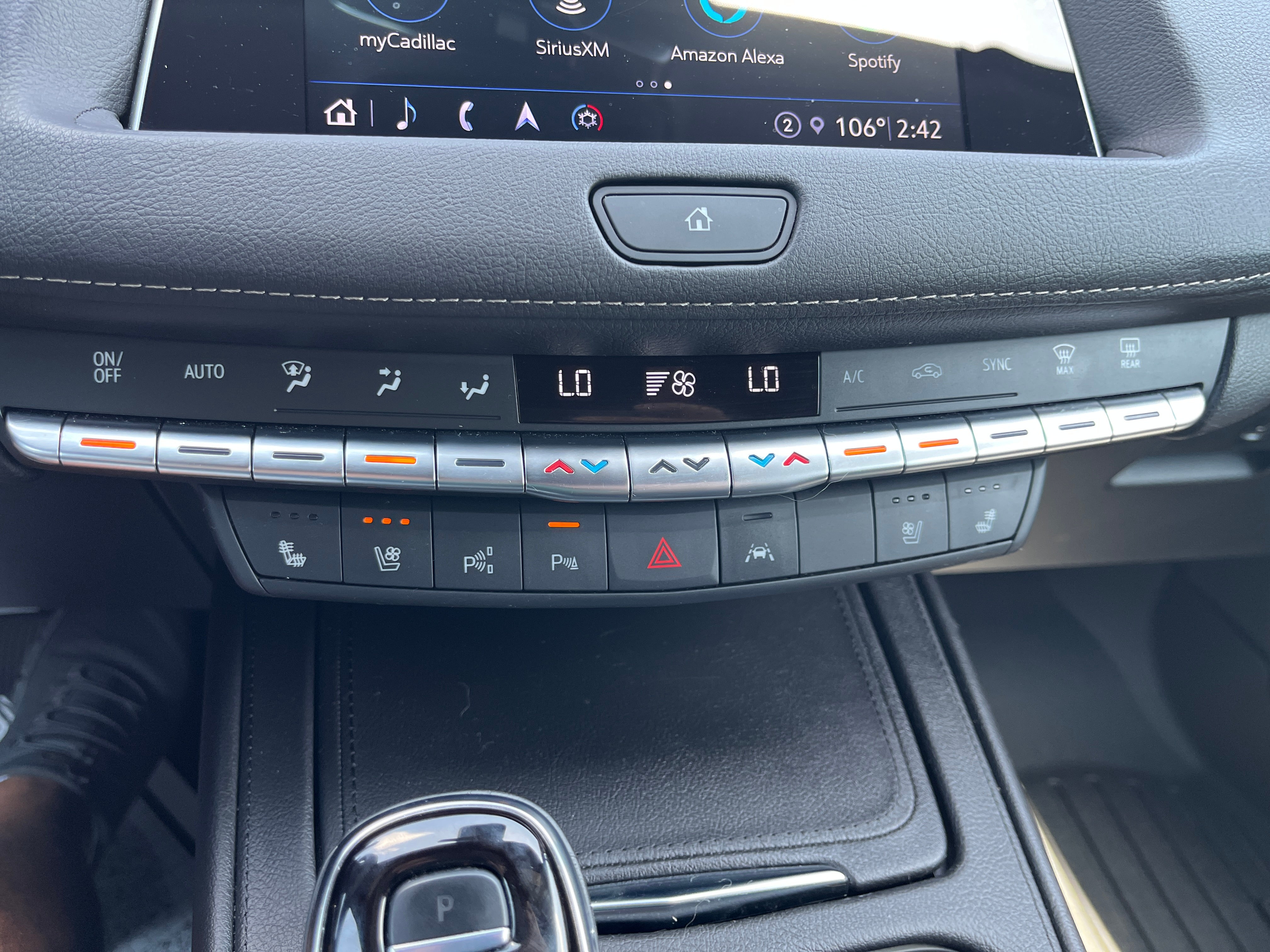 2022 Cadillac XT4 AWD Premium Luxury