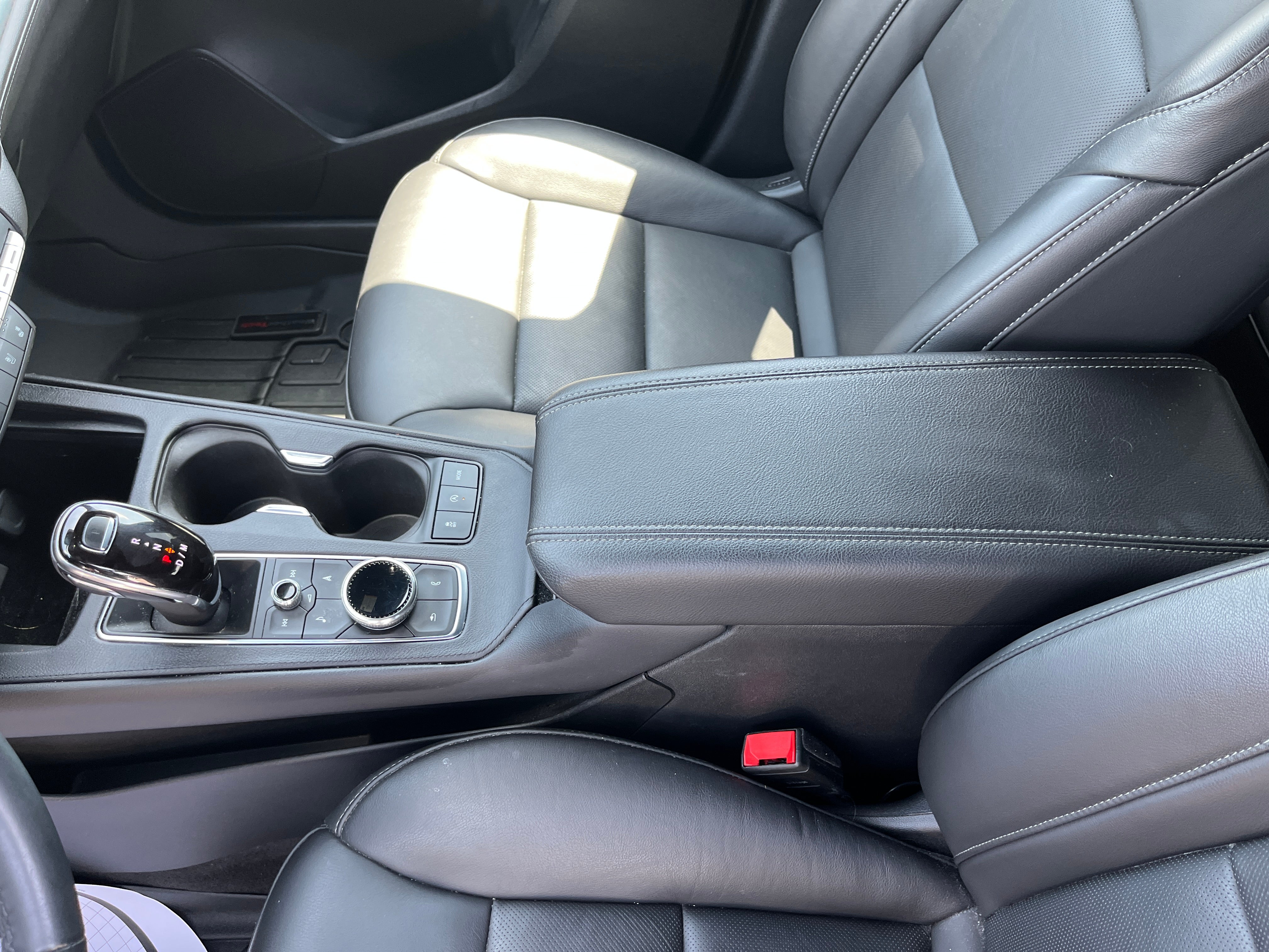 2022 Cadillac XT4 AWD Premium Luxury