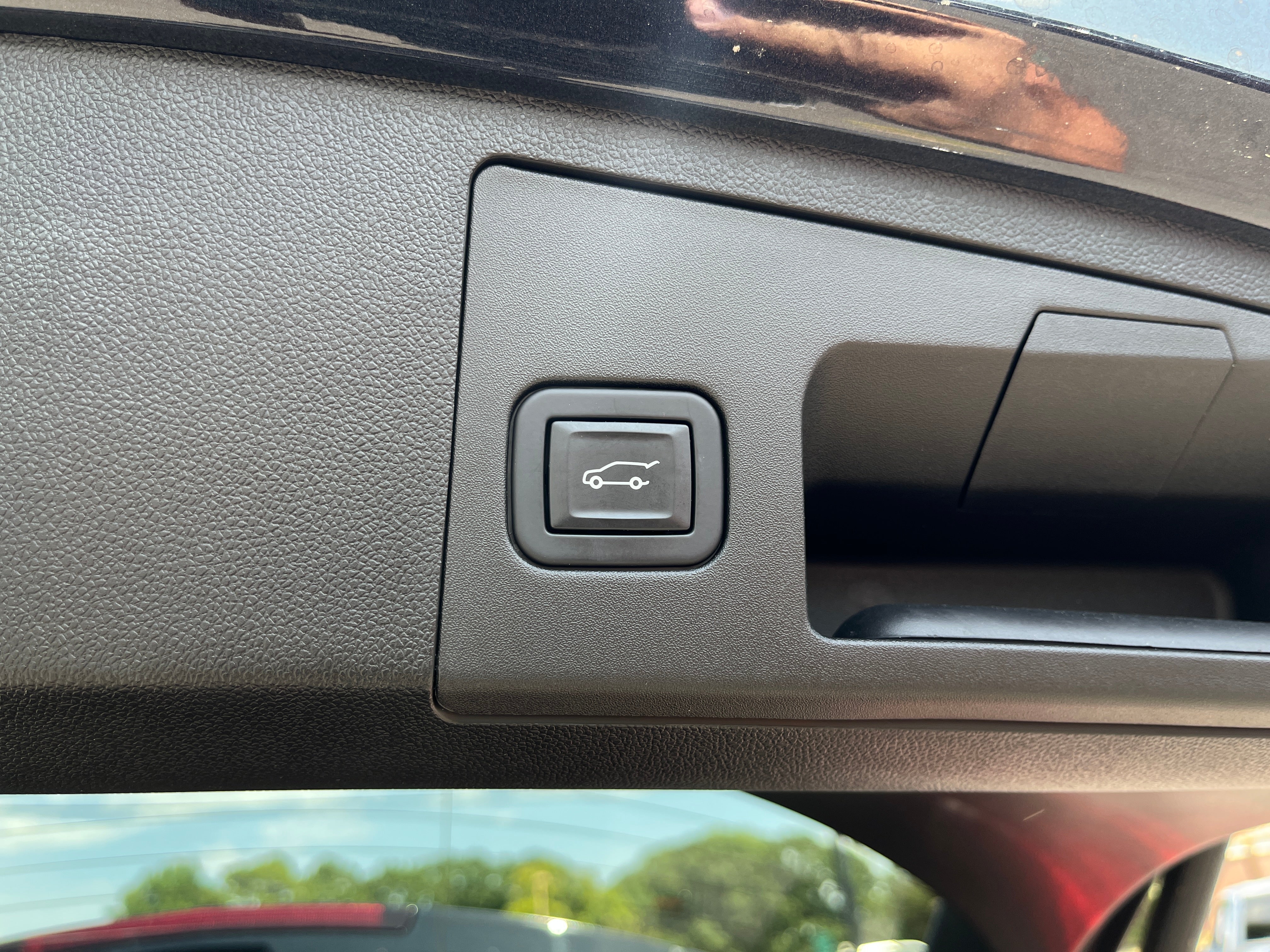 2022 Cadillac XT4 AWD Premium Luxury