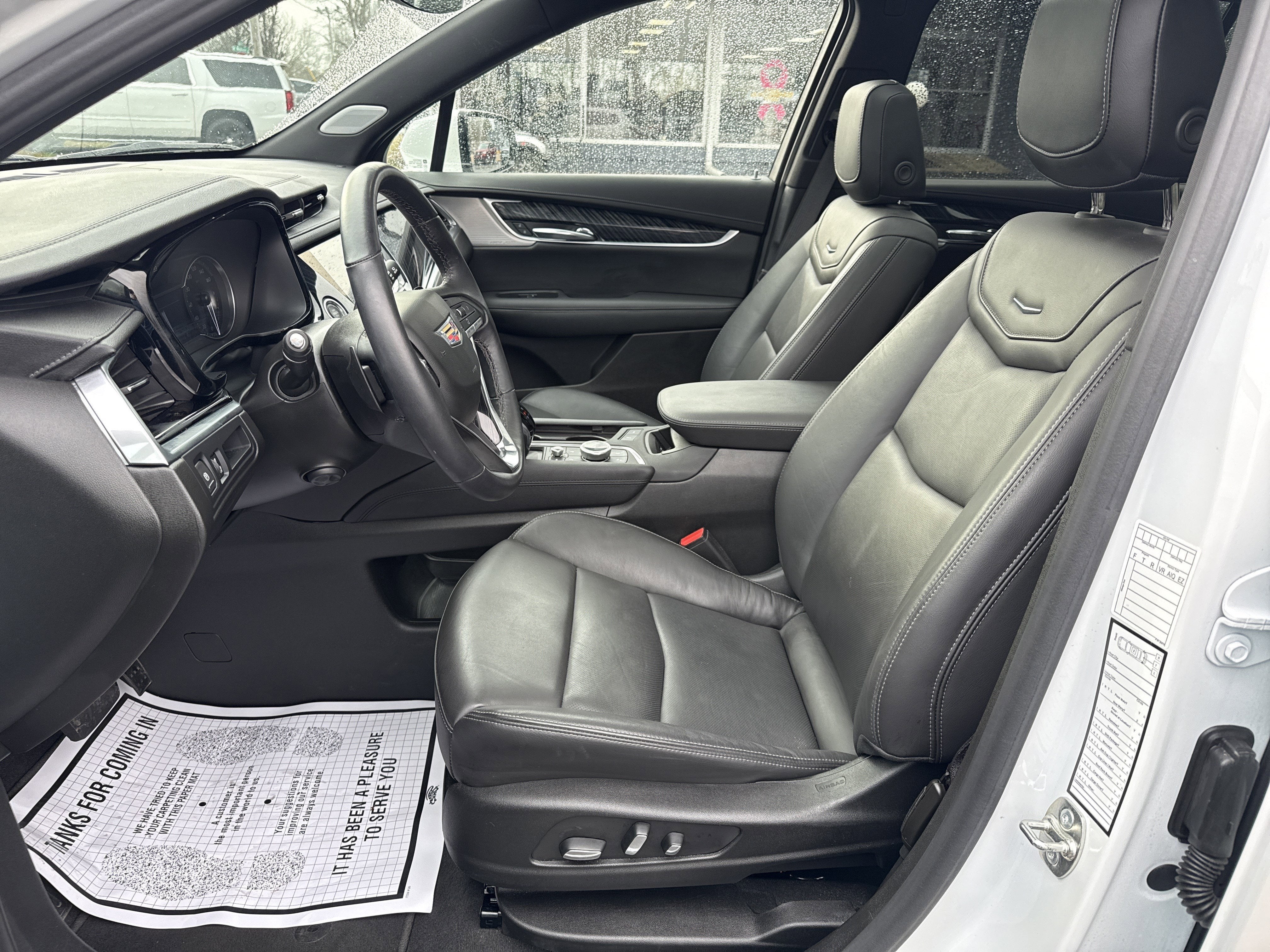 2025 Cadillac XT6 Base