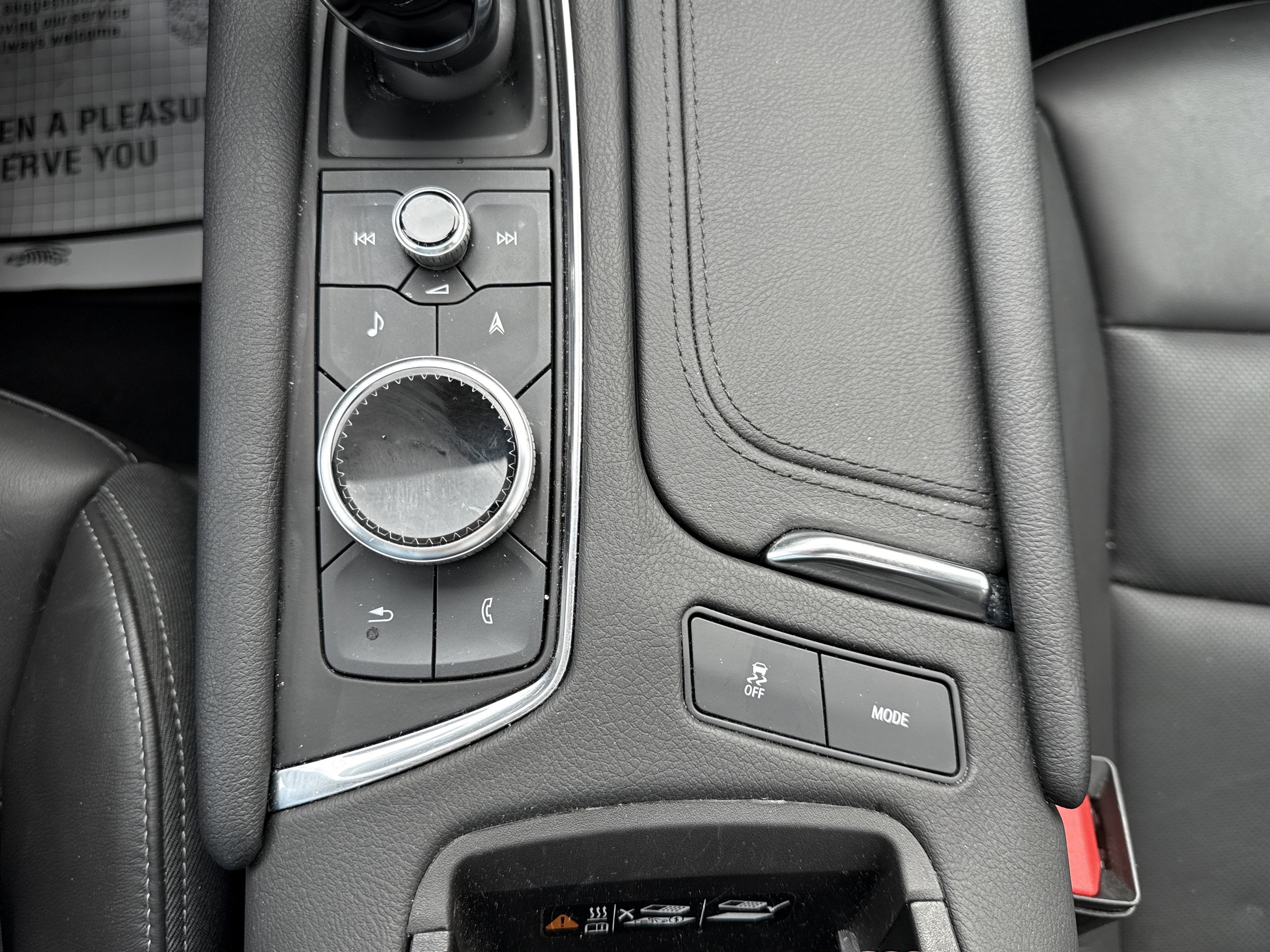 2025 Cadillac XT6 Base