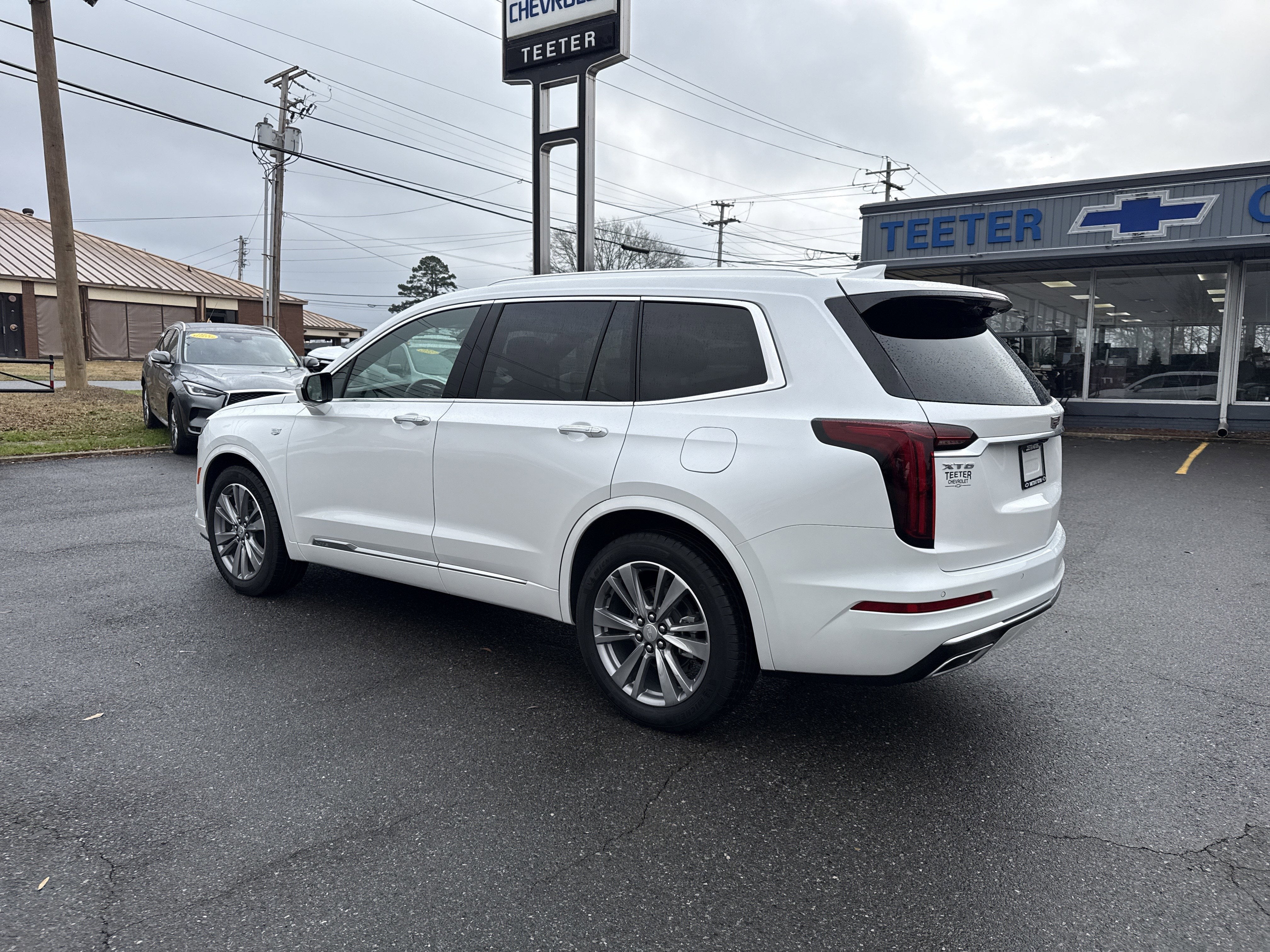 2025 Cadillac XT6 Base