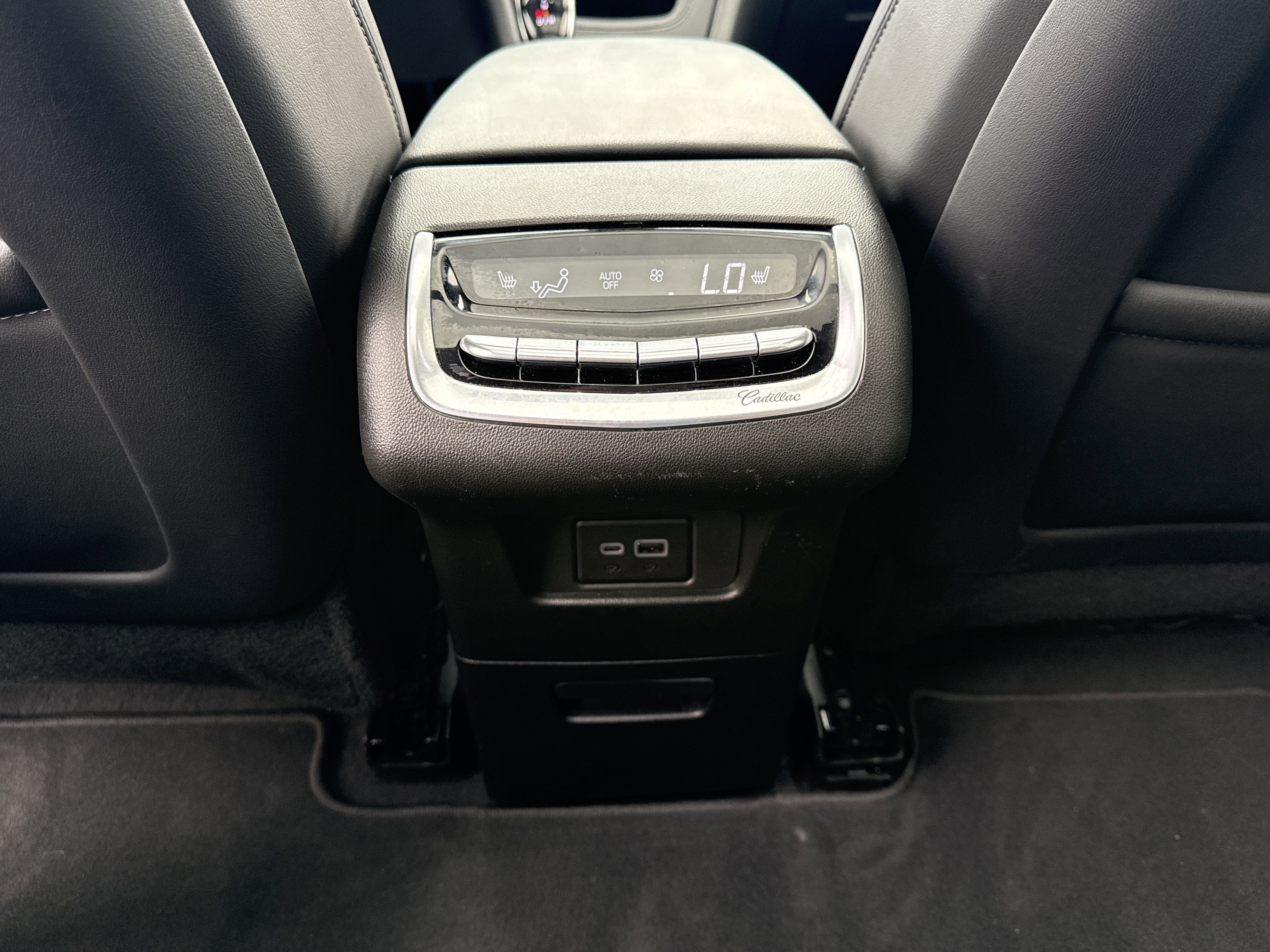 2025 Cadillac XT6 Base