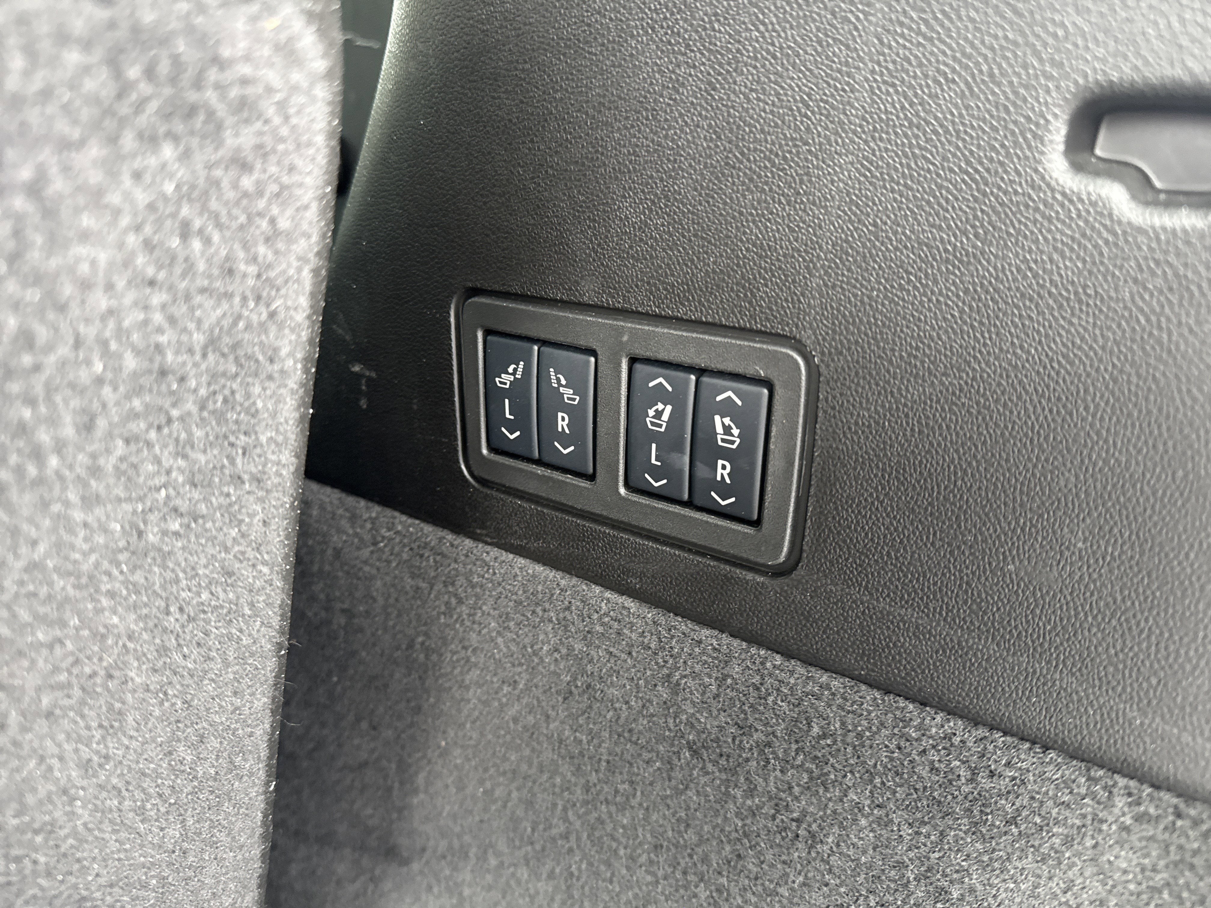 2025 Cadillac XT6 Base