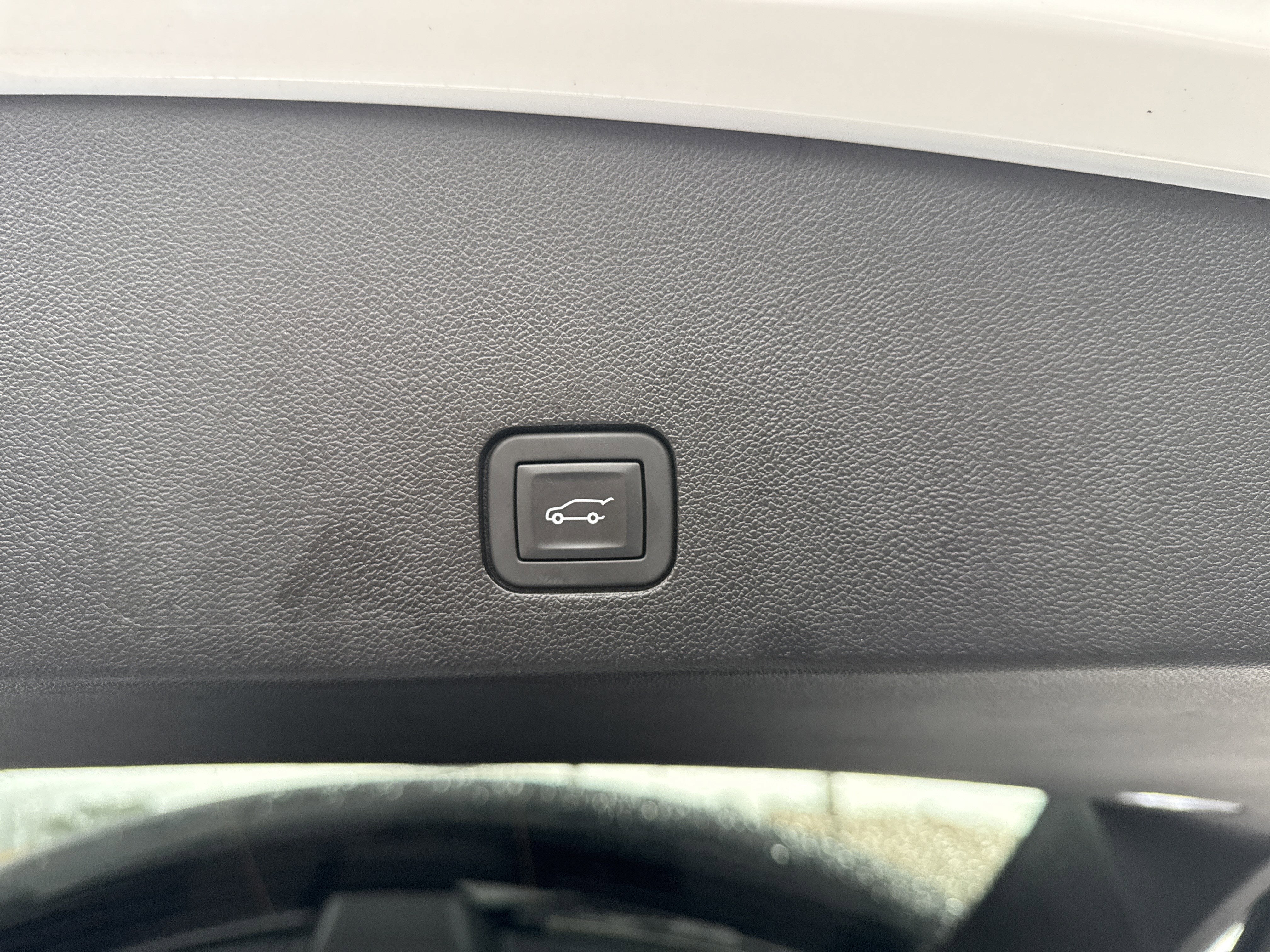 2025 Cadillac XT6 Base