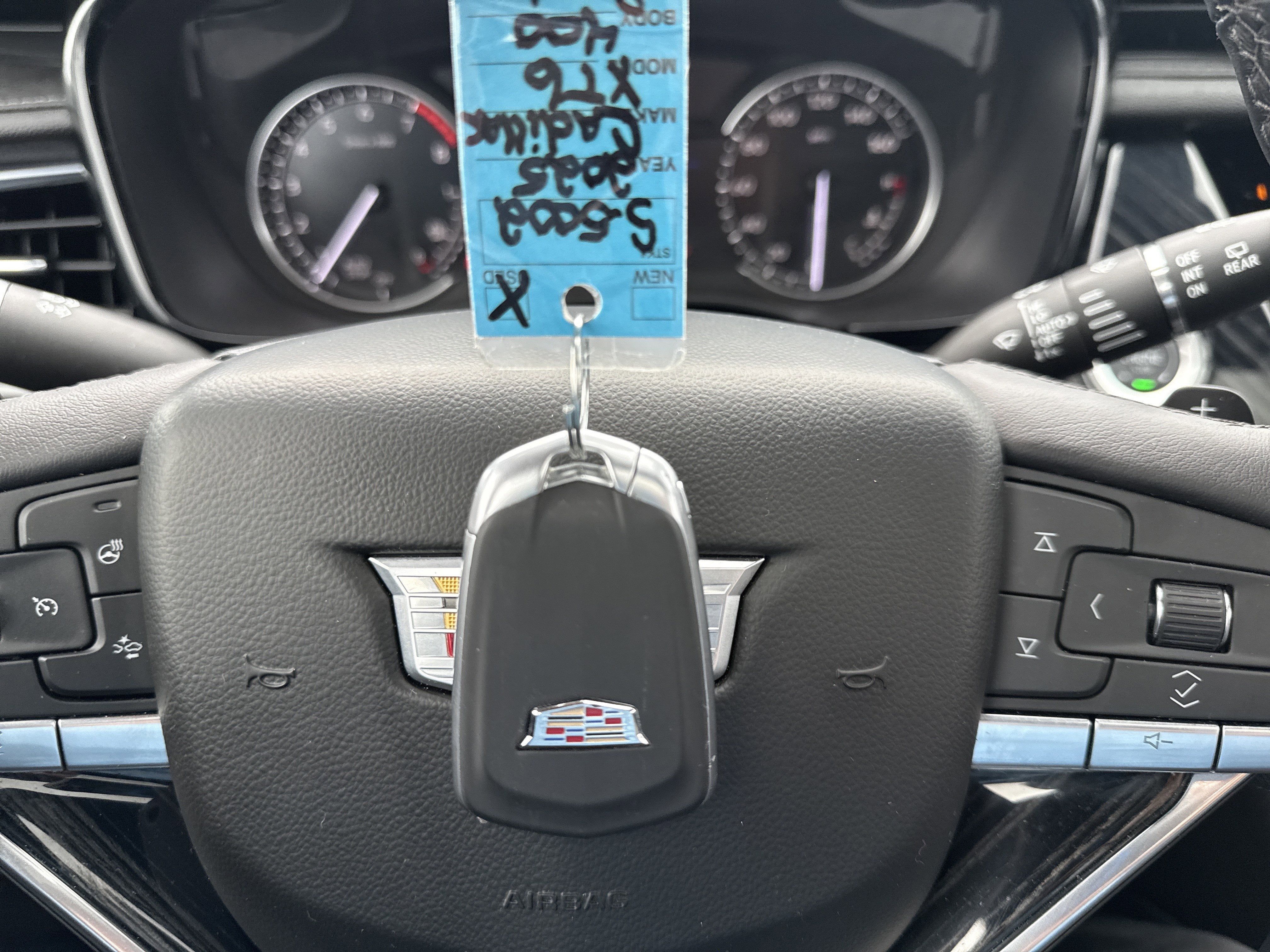 2025 Cadillac XT6 Base