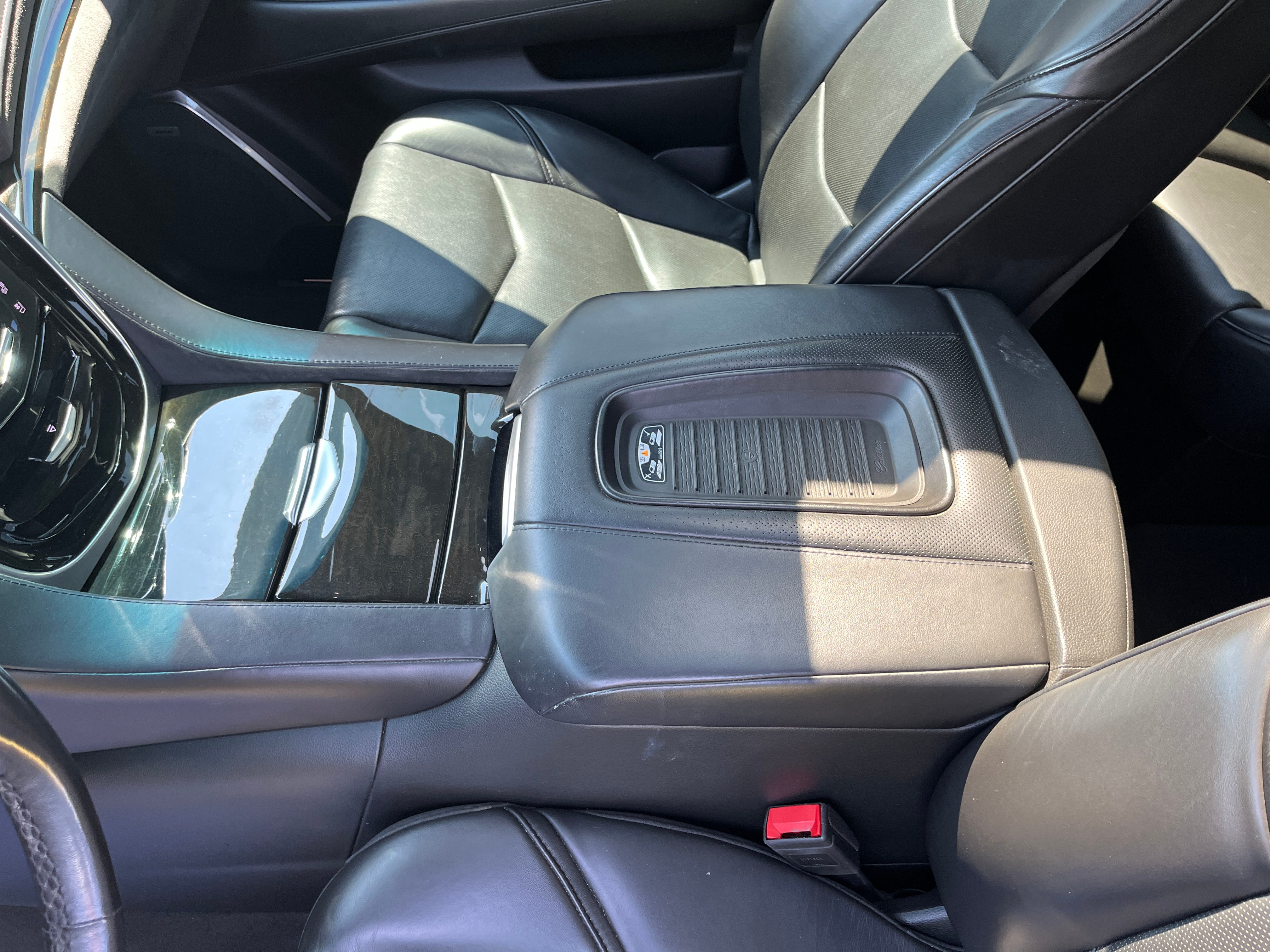 2019 Cadillac Escalade Platinum