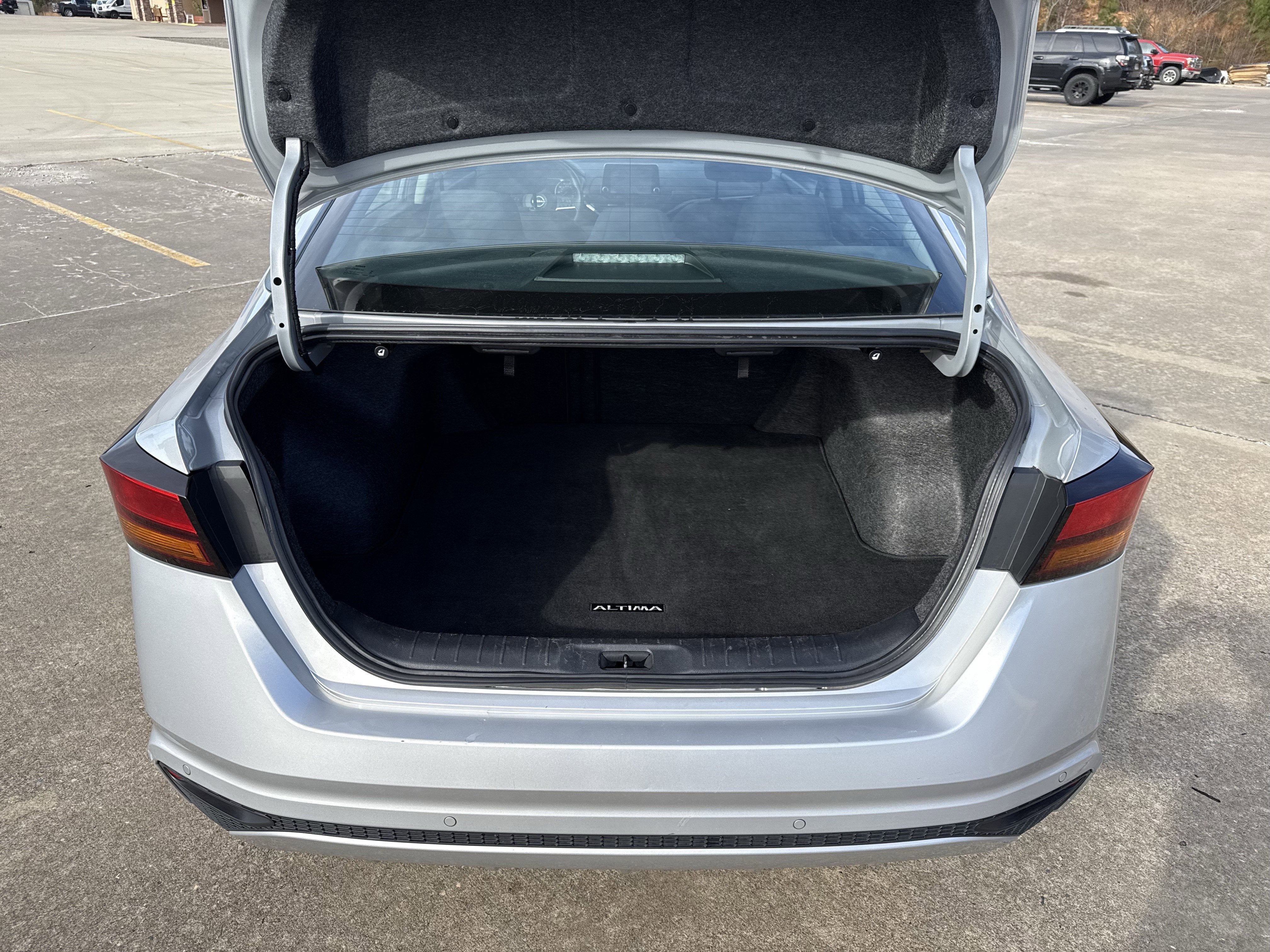 2024 Nissan Altima Base