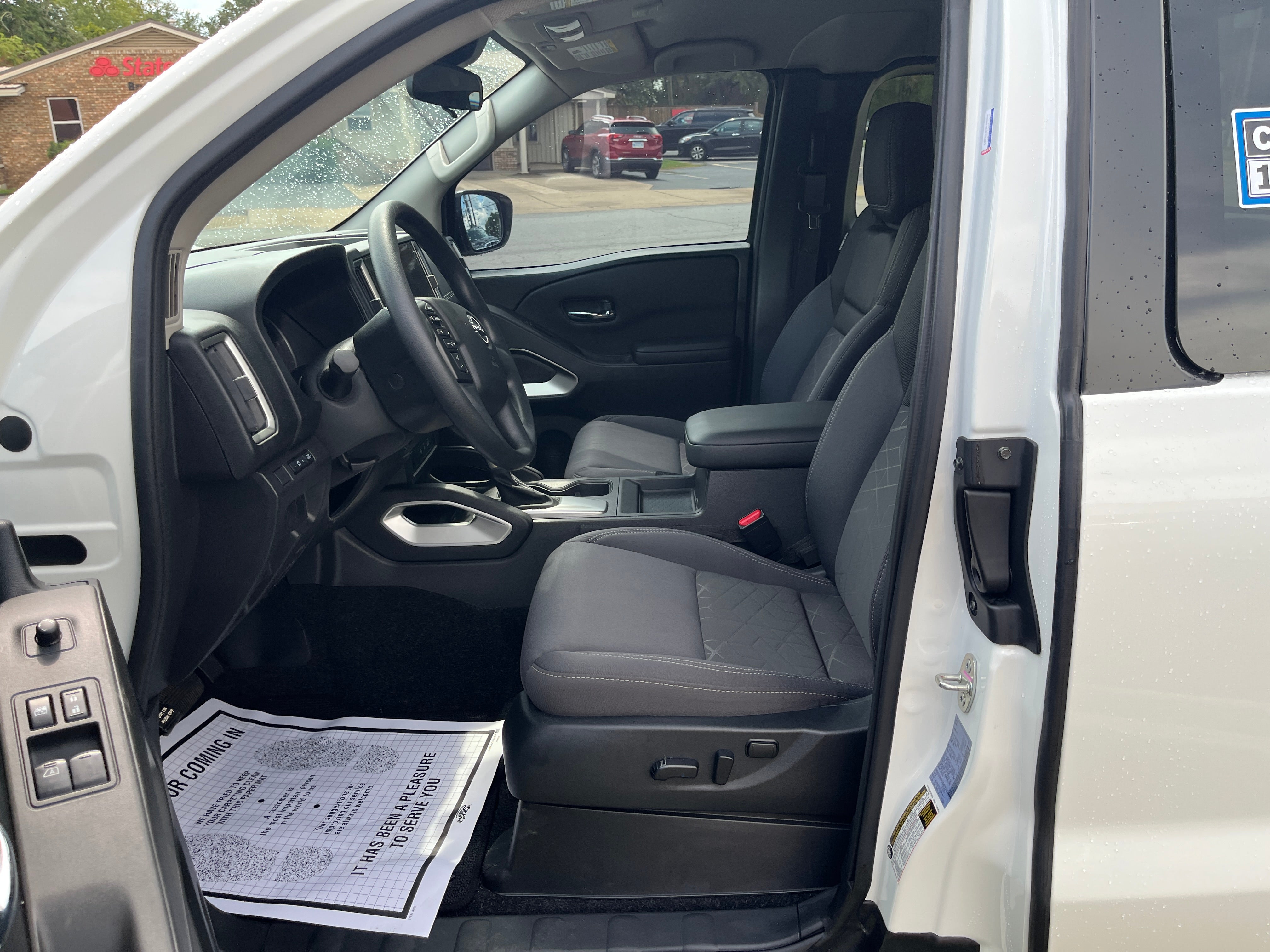 2025 Nissan Frontier SV
