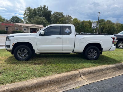 2025 Nissan Frontier SV