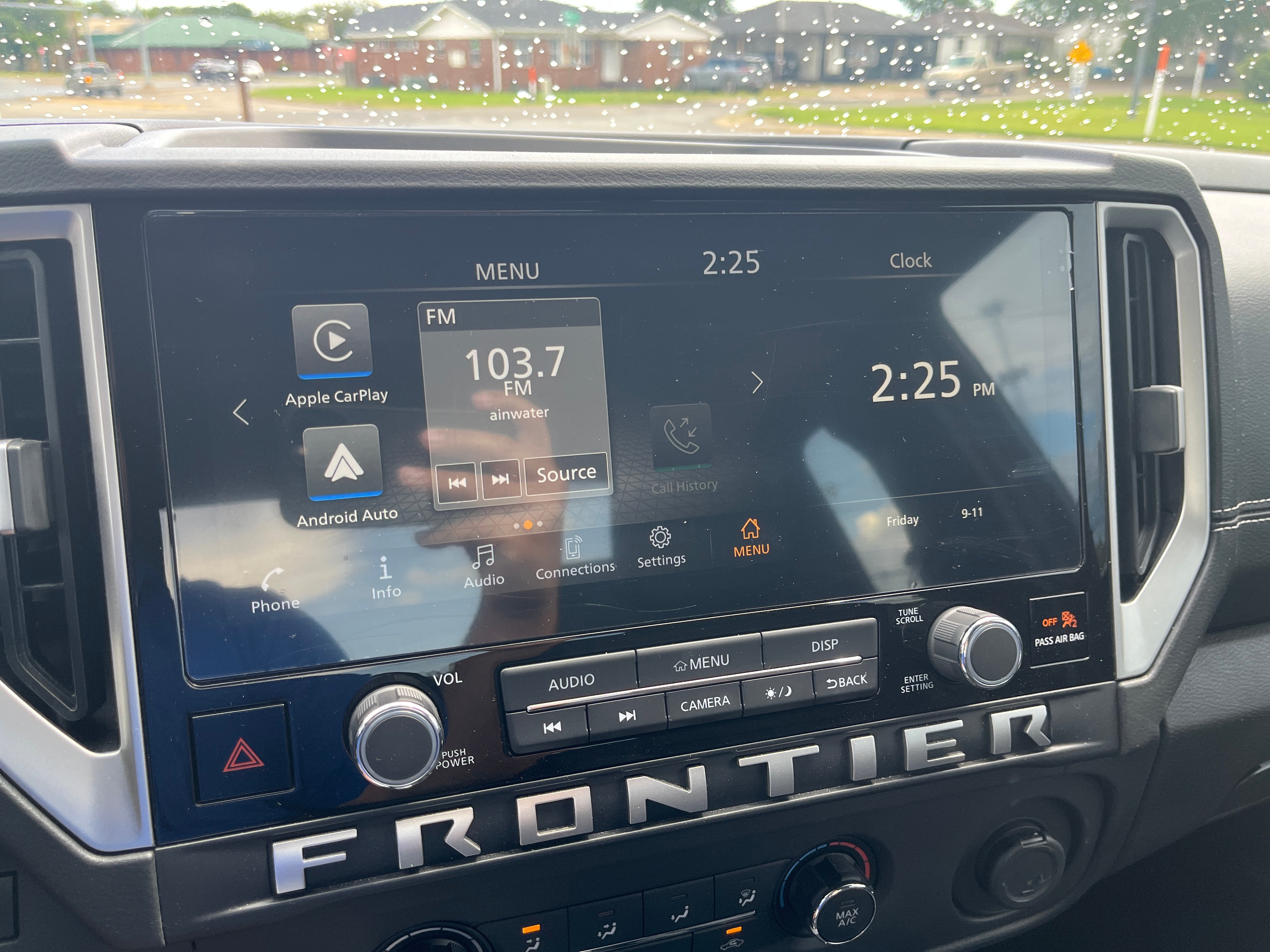 2025 Nissan Frontier SV