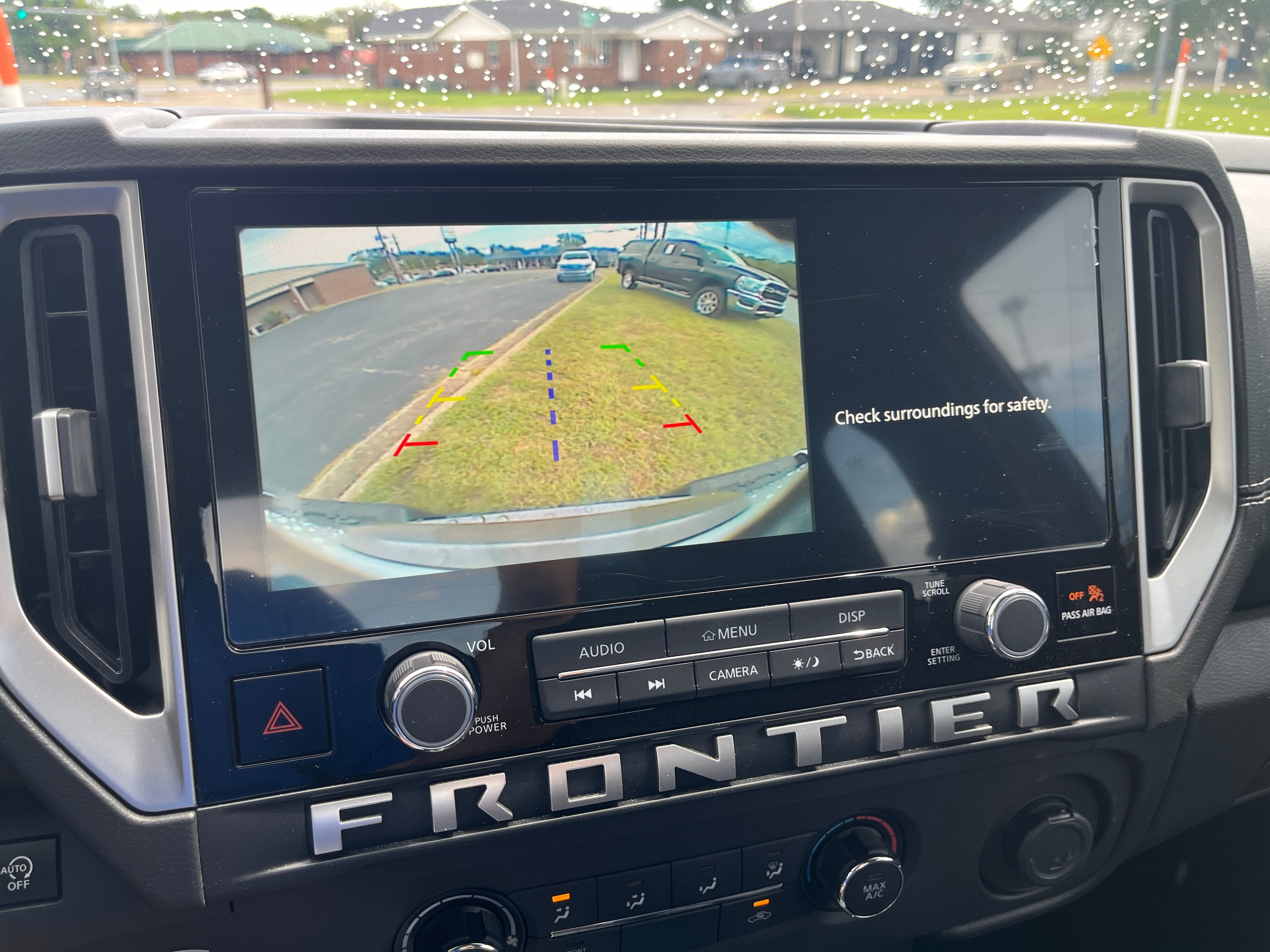 2025 Nissan Frontier SV