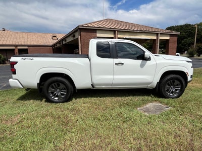 2025 Nissan Frontier SV