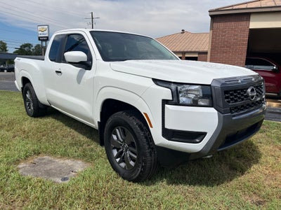 2025 Nissan Frontier SV
