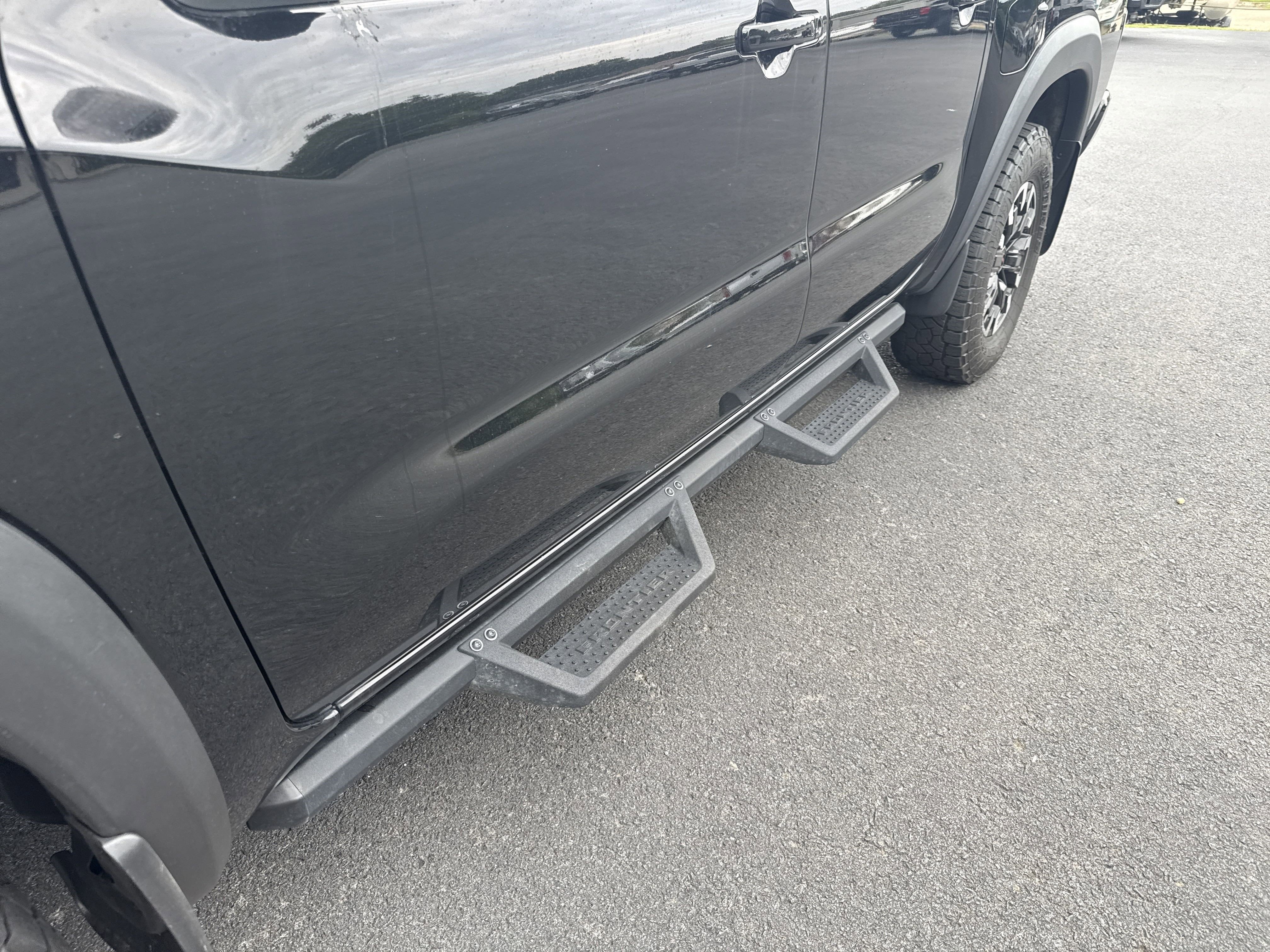 2023 Nissan Frontier Base