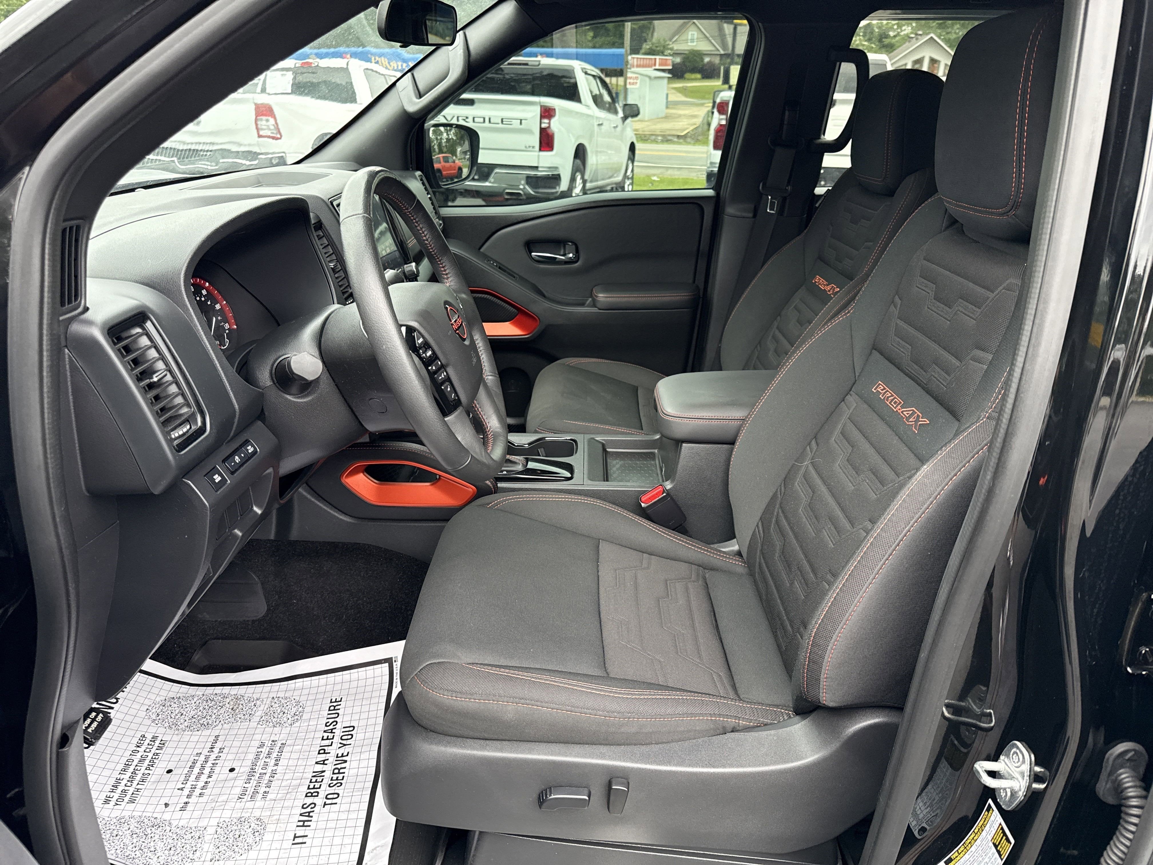 2023 Nissan Frontier Base