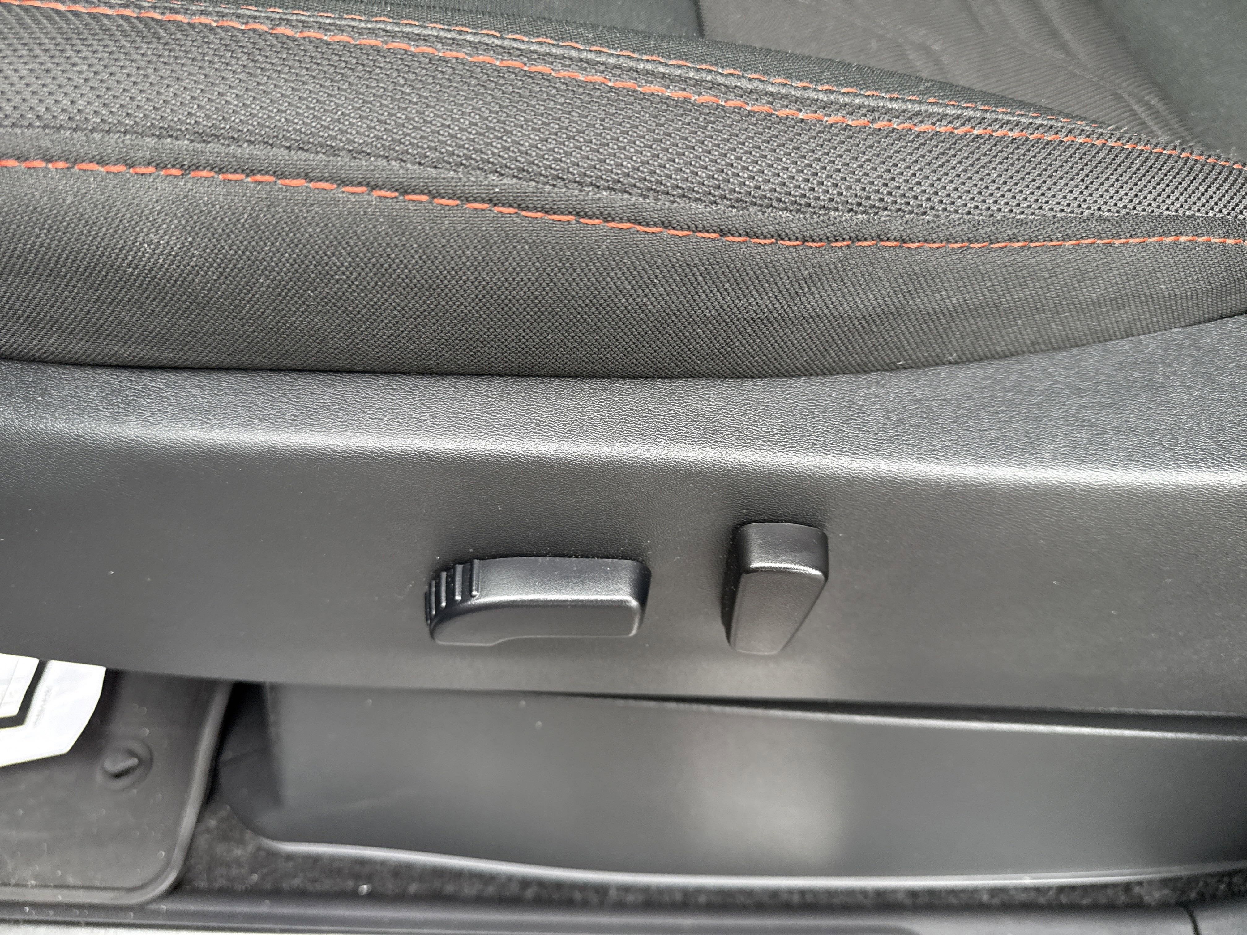 2023 Nissan Frontier Base