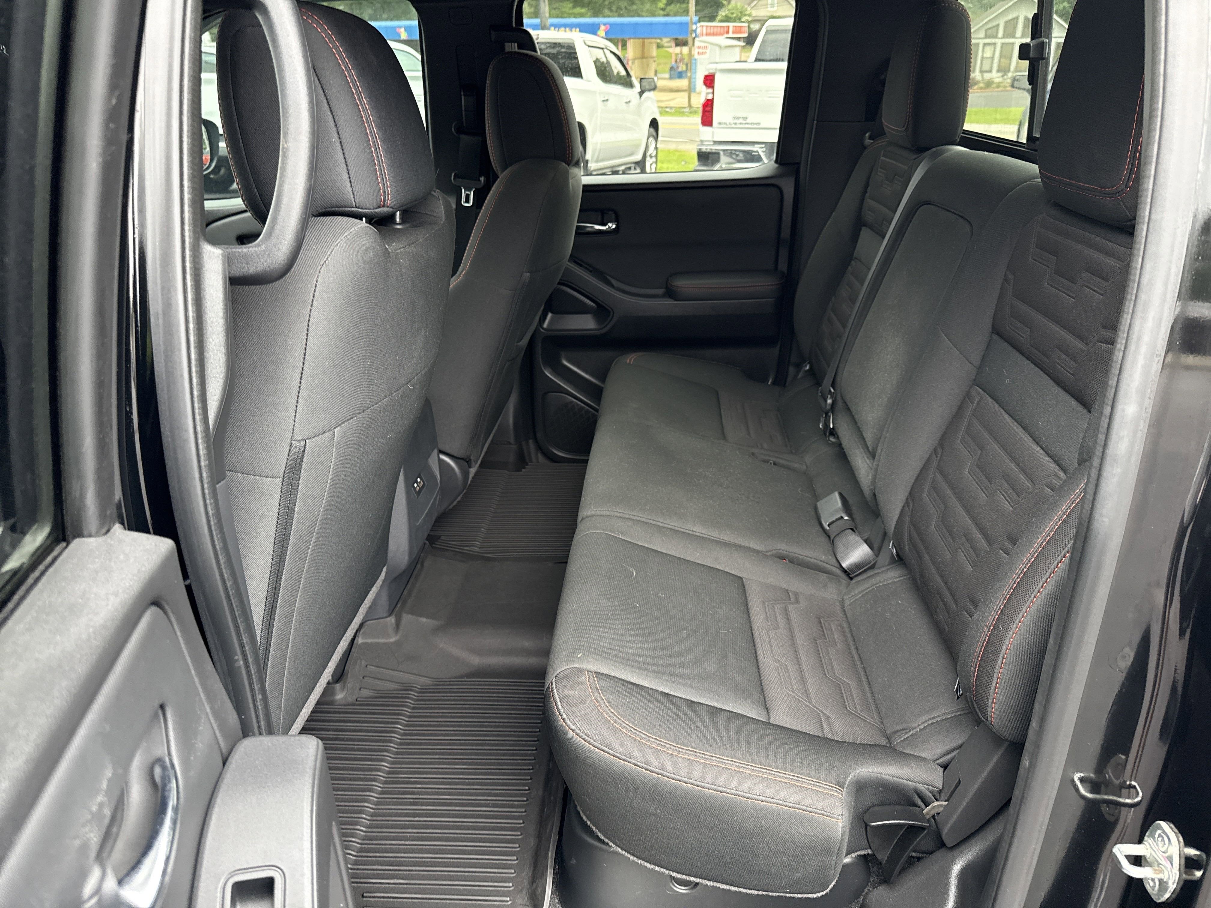 2023 Nissan Frontier Base