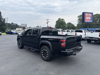 2023 Nissan Frontier Base