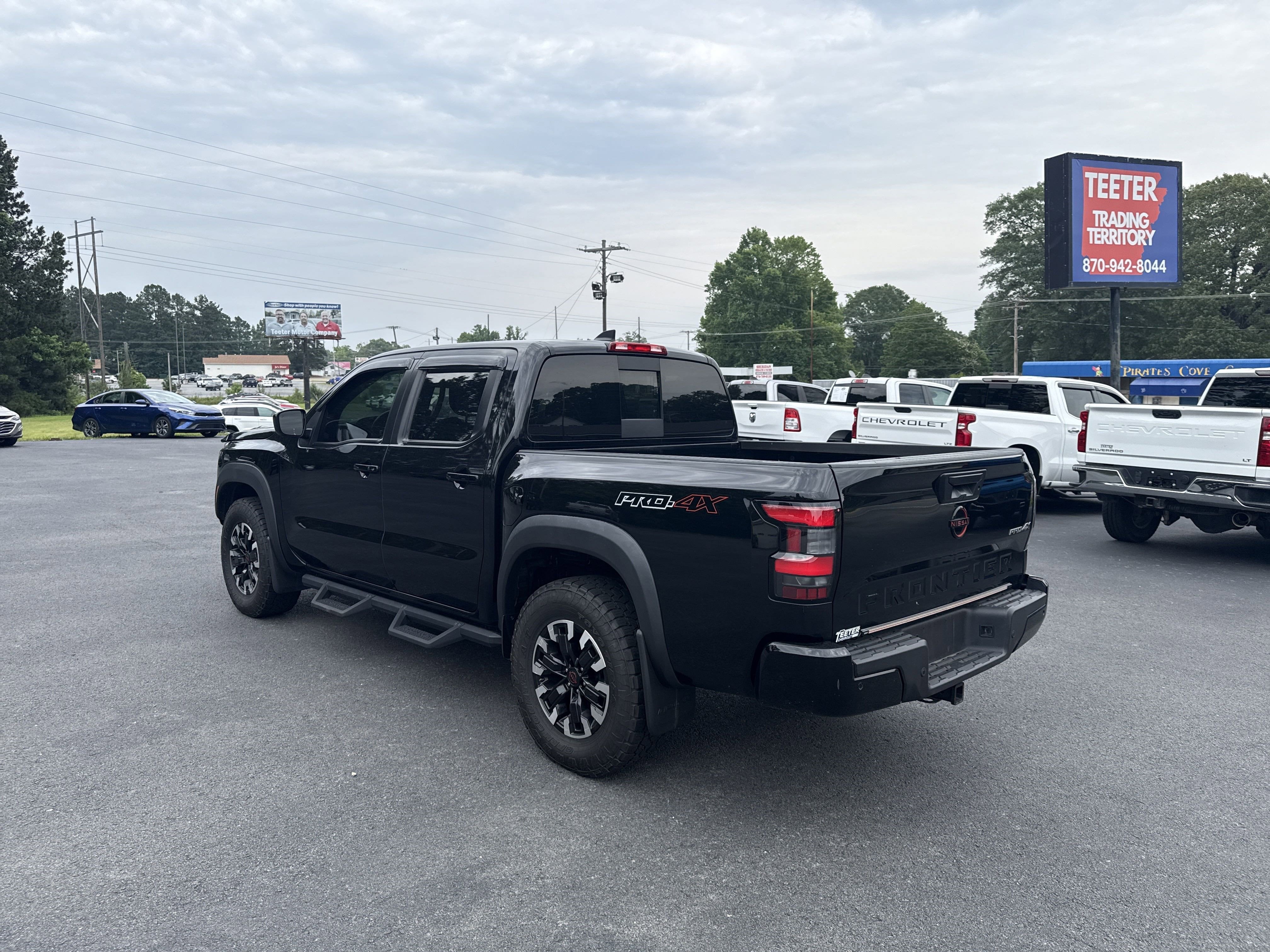 2023 Nissan Frontier Base